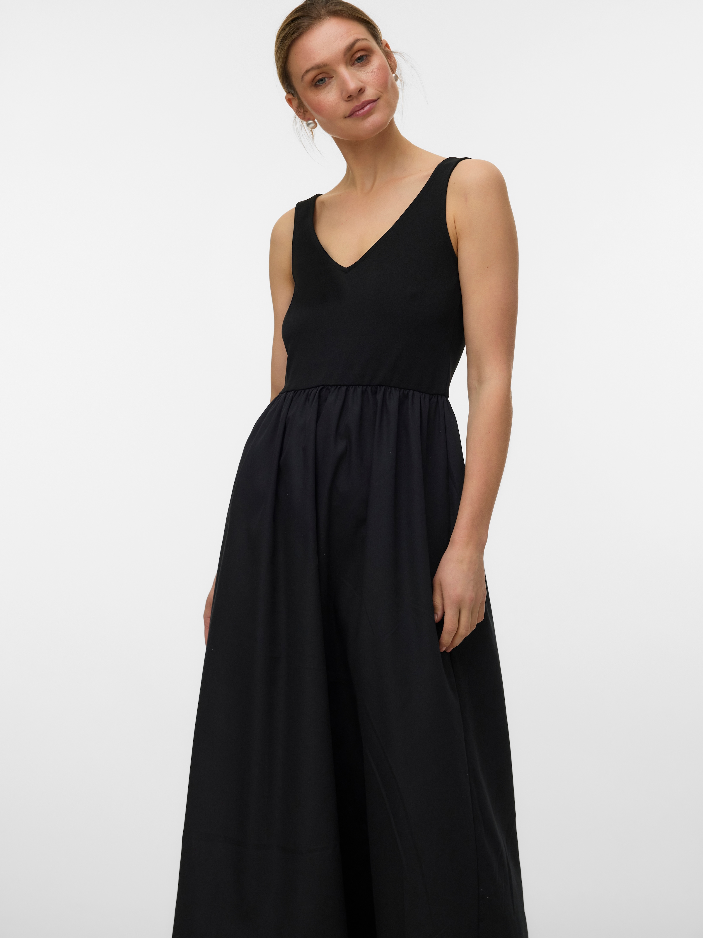 Image of Vero Moda Trägerkleid "VMVALLY SL LONG DRESS JRS NOOS" Materialmix, locker geschnitten, V-Ausschnitt