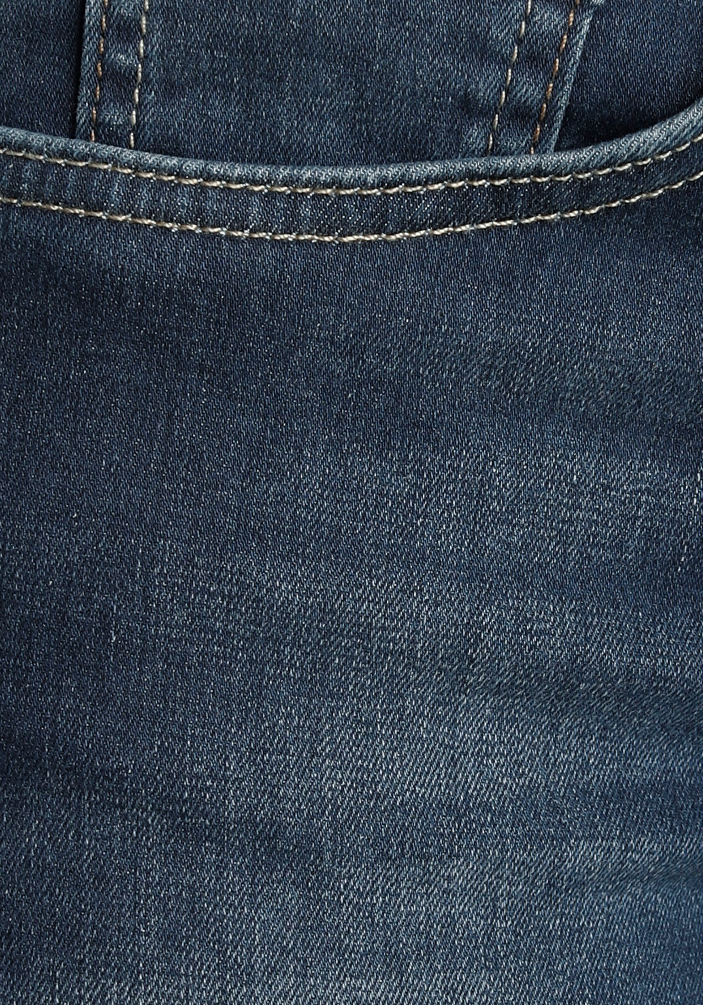 Herrlicher Slim-fit-Jeans »SHARP SLIM REUSED DENIM«, Nachhaltige Premium-Qualität enthält recyceltes Material