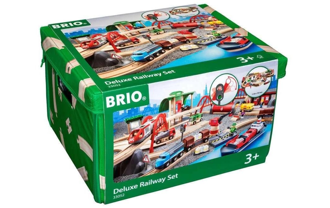 BRIO® Spielzeug-Eisenbahn »Strassen & Schienen Bahn Set Deluxe«