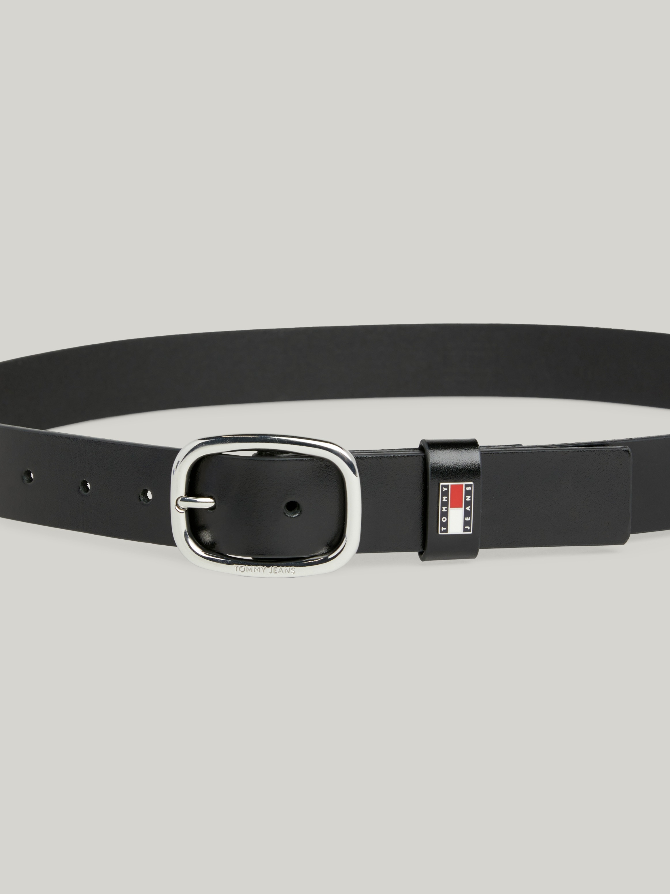 Tommy Jeans Ledergürtel »TJW OVAL 3.0«, Ovale Einfachdornschliesse und Logo am Verschluss