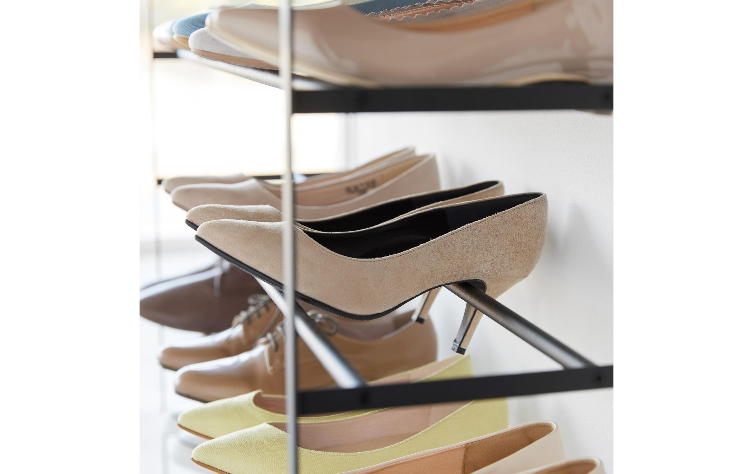 Yamazaki Schuhschrank »Tower 90.5 x 87 cm« 5-stöckiges Schuhregal mit Holzablage und Rollen