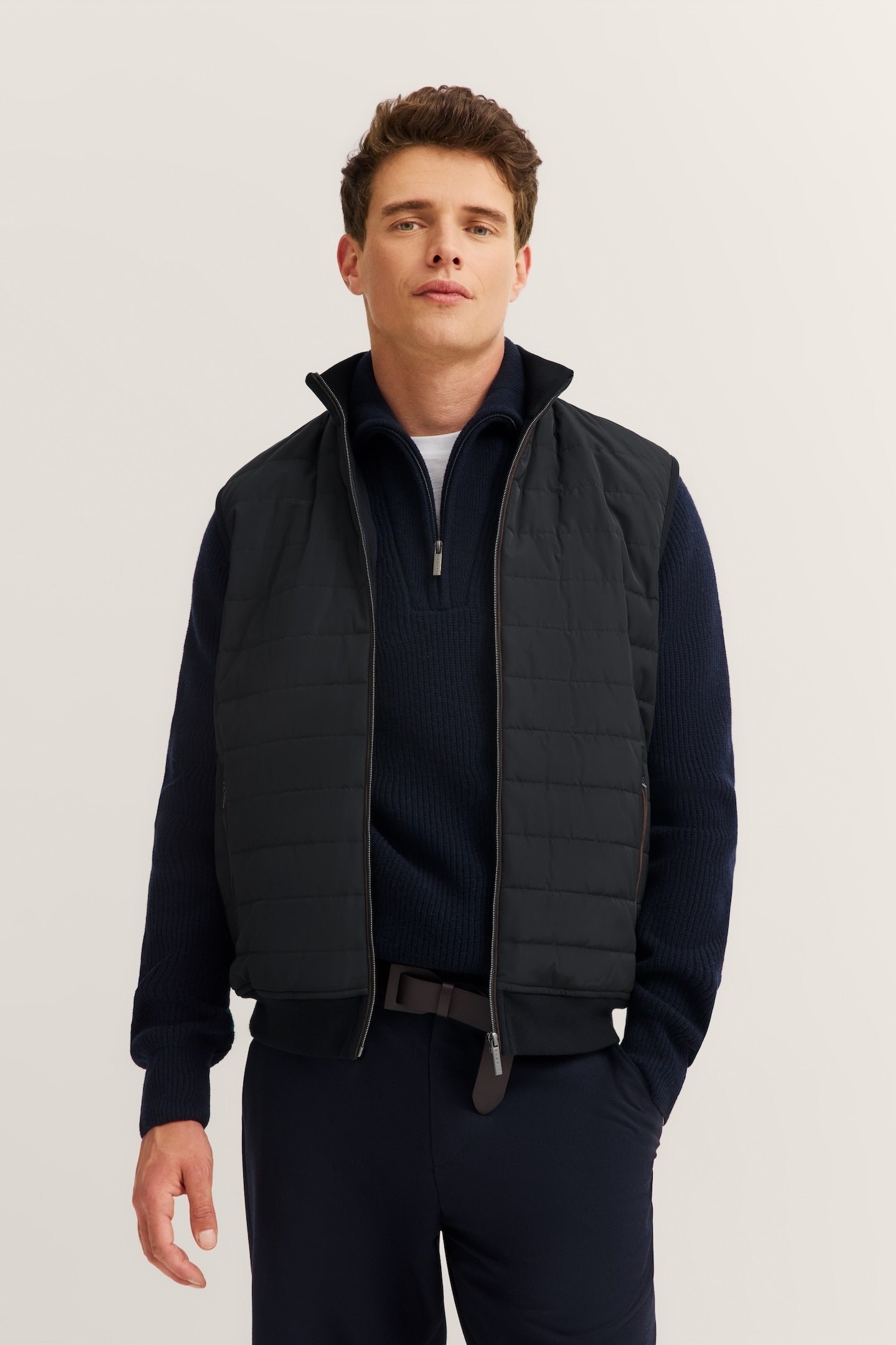 Image of bugatti Steppweste "Regular Fit" mit Reissverschluss und aus einem Baumwollmix