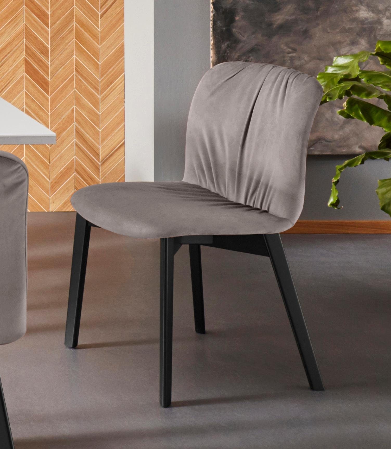 Image of Places of Style Esszimmerstuhl »Effie«, (Set), 2 St., Samtstoff Velvet, aus einem schönen massivem Buchenholzgestell, mit weichem Velvet Bezug bei Ackermann Versand Schweiz