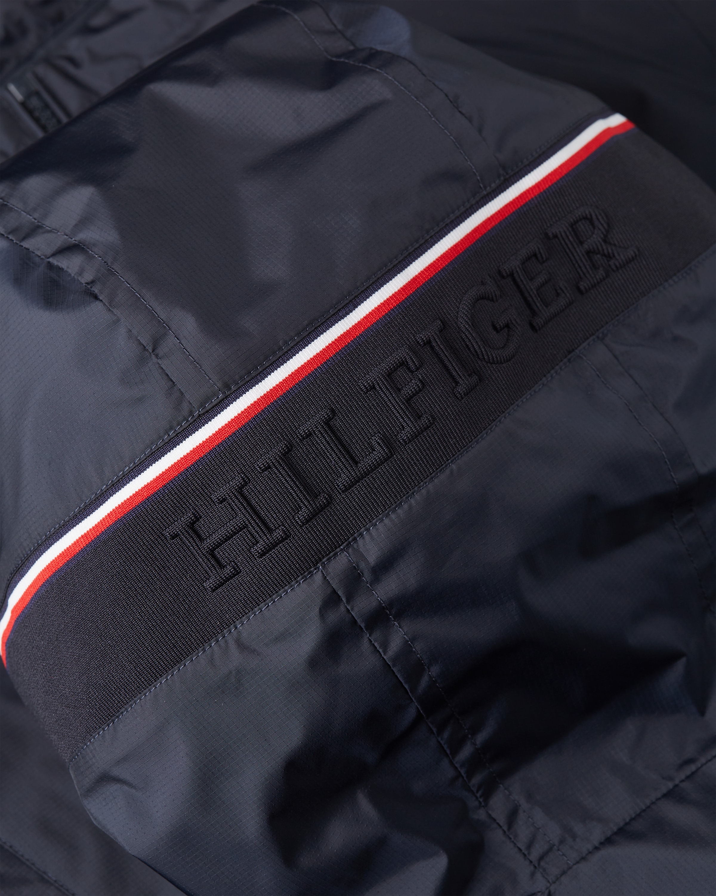Tommy Hilfiger Blouson »RWB HOODED JACKET«, mit Kapuze, elastische Bündchen, wasserabweisend