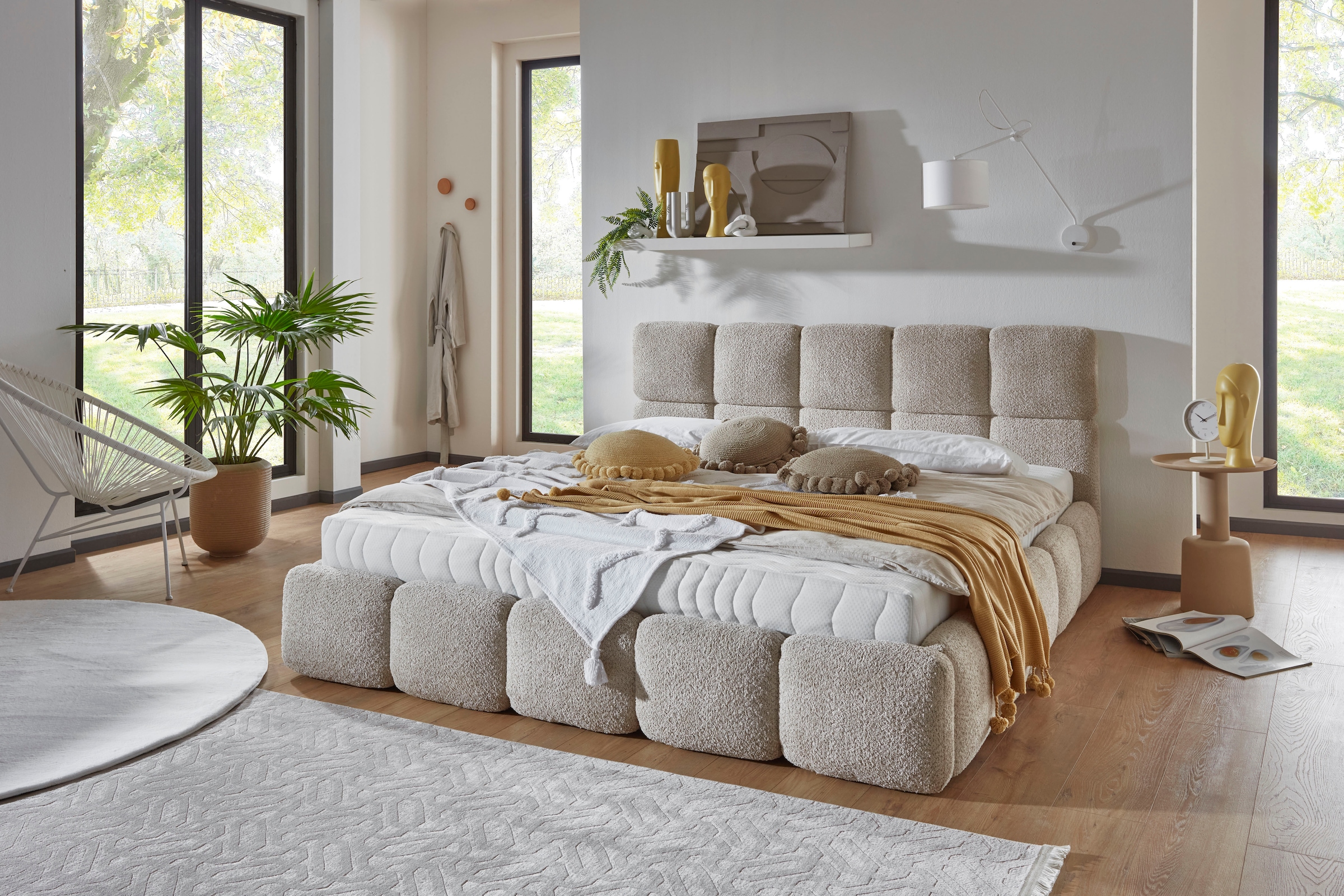 ATLANTIC home collection Polsterbett »"Jane" mit grossen Stauraum«, luxurious gepolstertes Kopfteil und Rahmen, Bezug mit Bouclécharakter