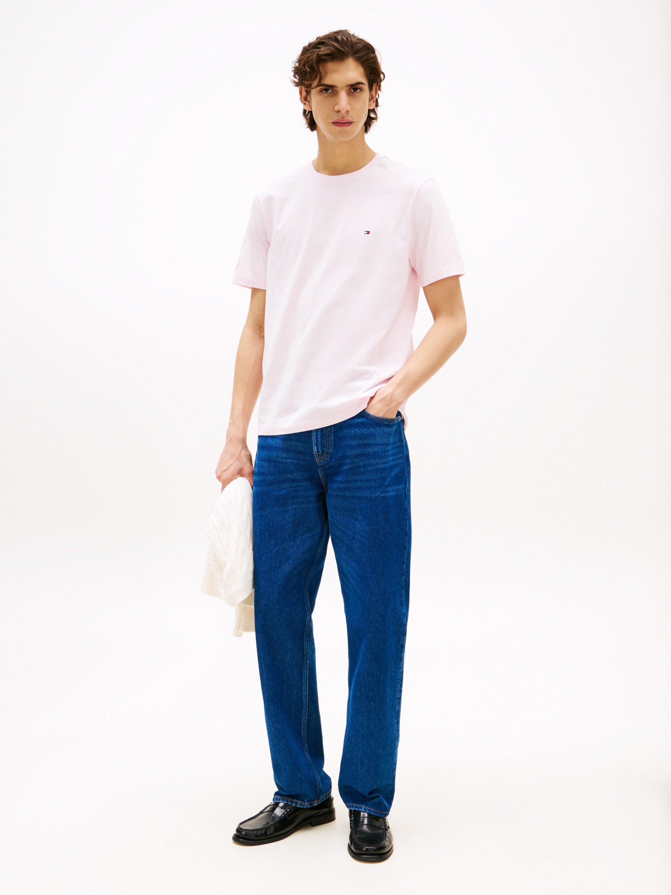Tommy Hilfiger T-Shirt »ESSENTIAL REG FIT SOLID TEE mit Stickerei und Rundhals«, unifarben, casual, regular fit, Baumwolle, Rundhals