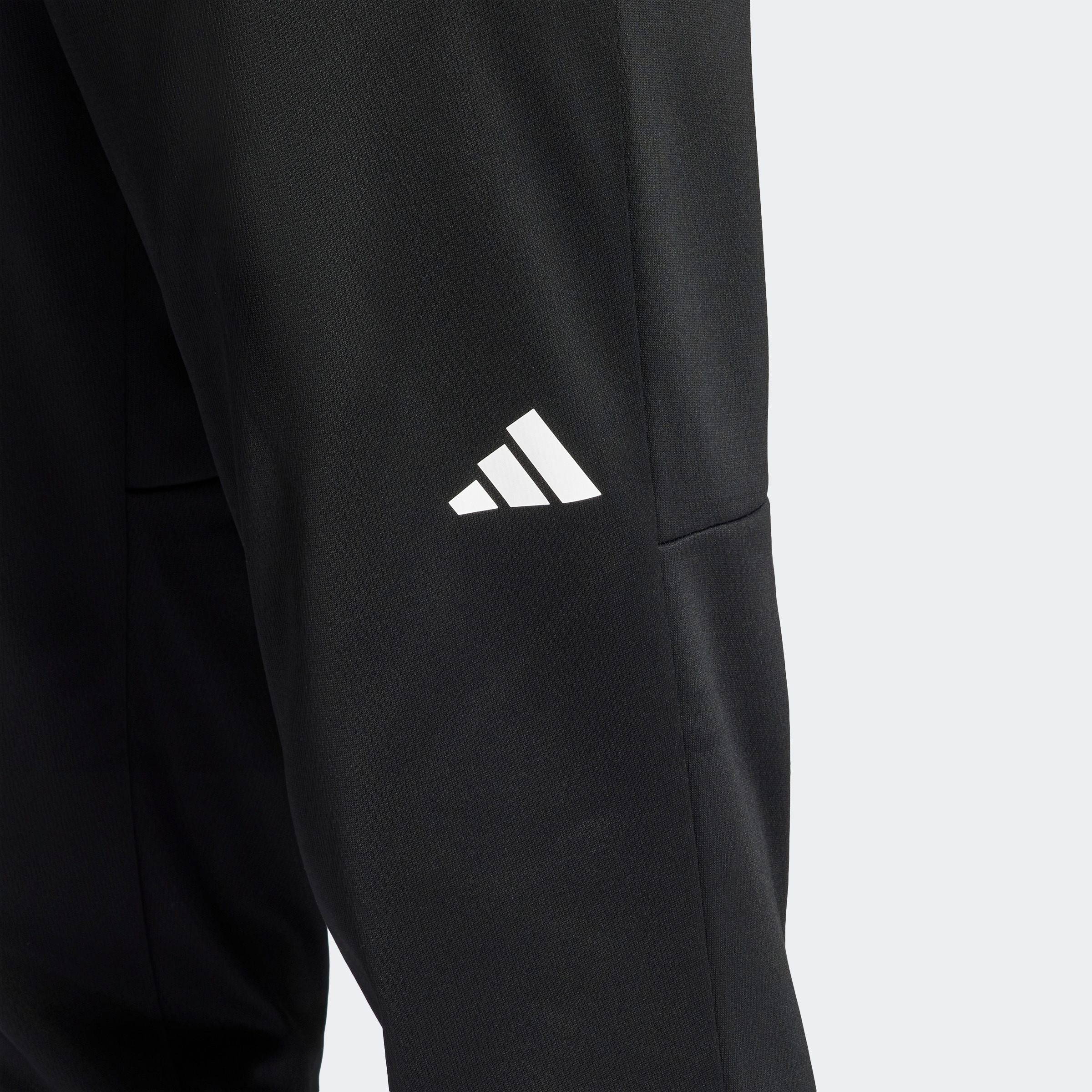 ESSENTIALS WOVEN«, auf ♕ adidas versandkostenfrei SEASONAL Sporthose (1 Performance tlg.) »TRAIN