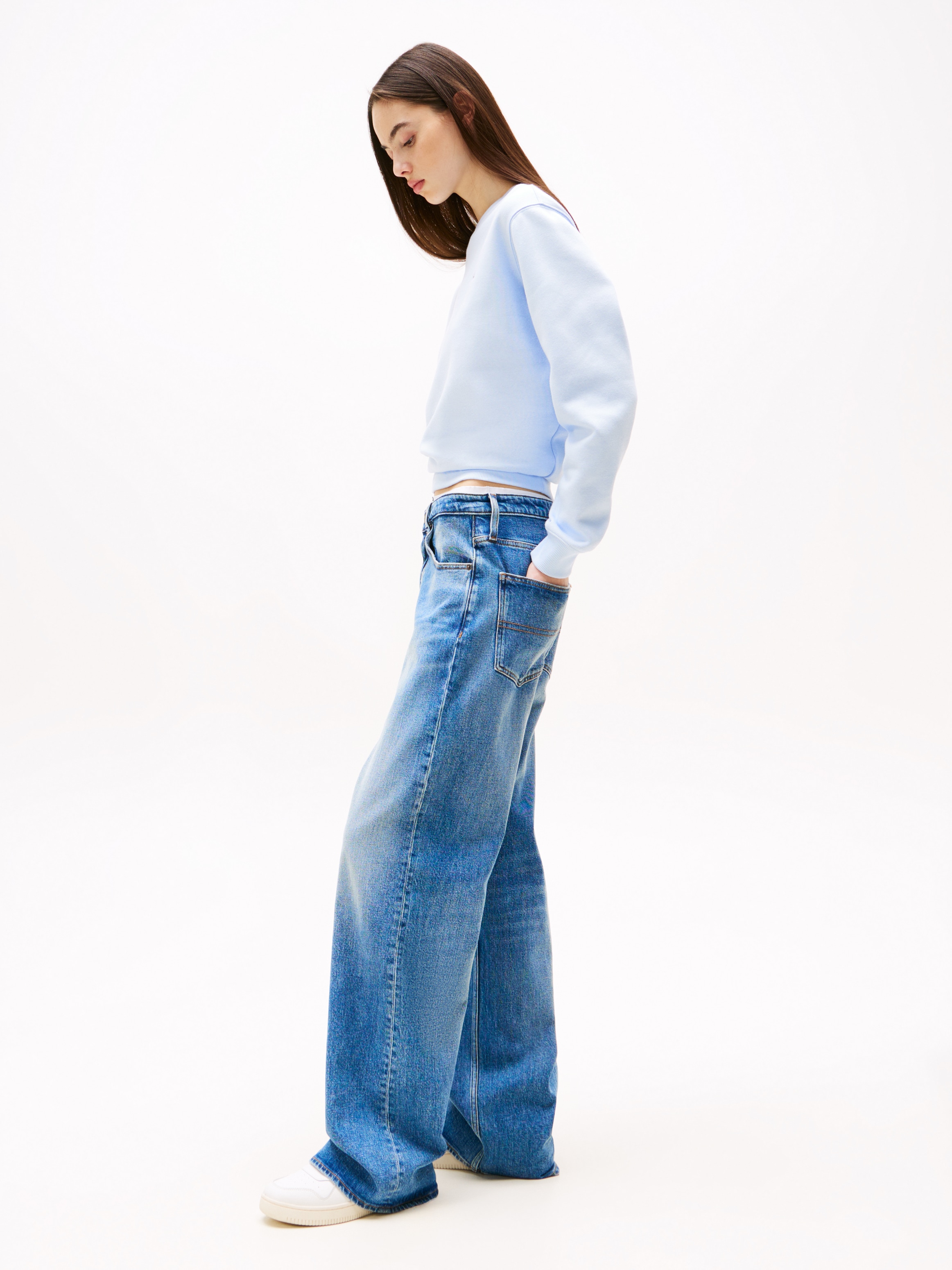 Tommy Jeans Relax-fit-Jeans »MIA MR RLXD STR« in blauer Waschung, mit Hammerschlaufe, Mid Rise