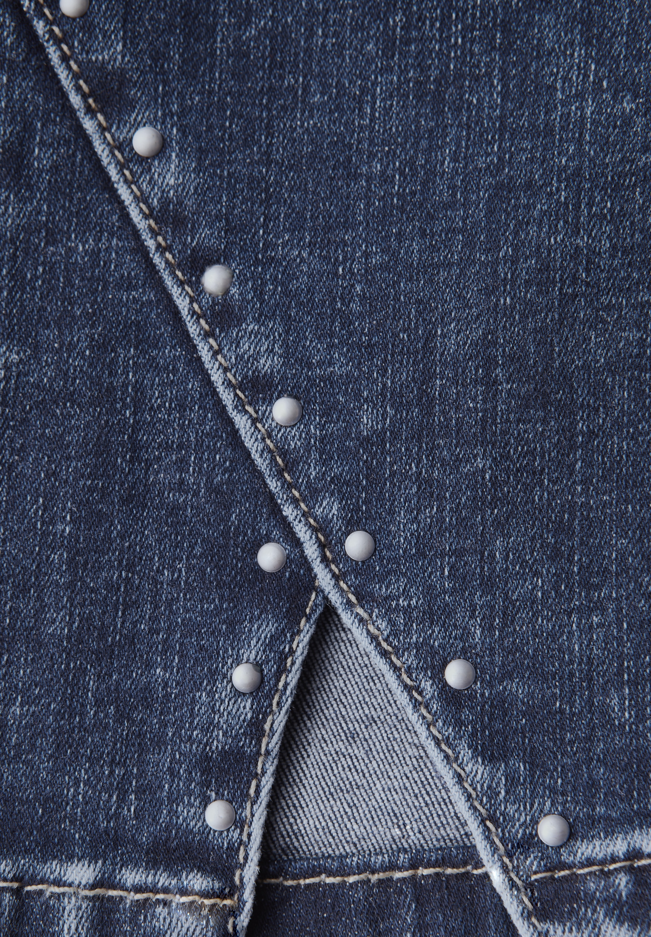 STREET ONE 5-Pocket-Jeans »Style YORK«, mit Schlitz und Nieten