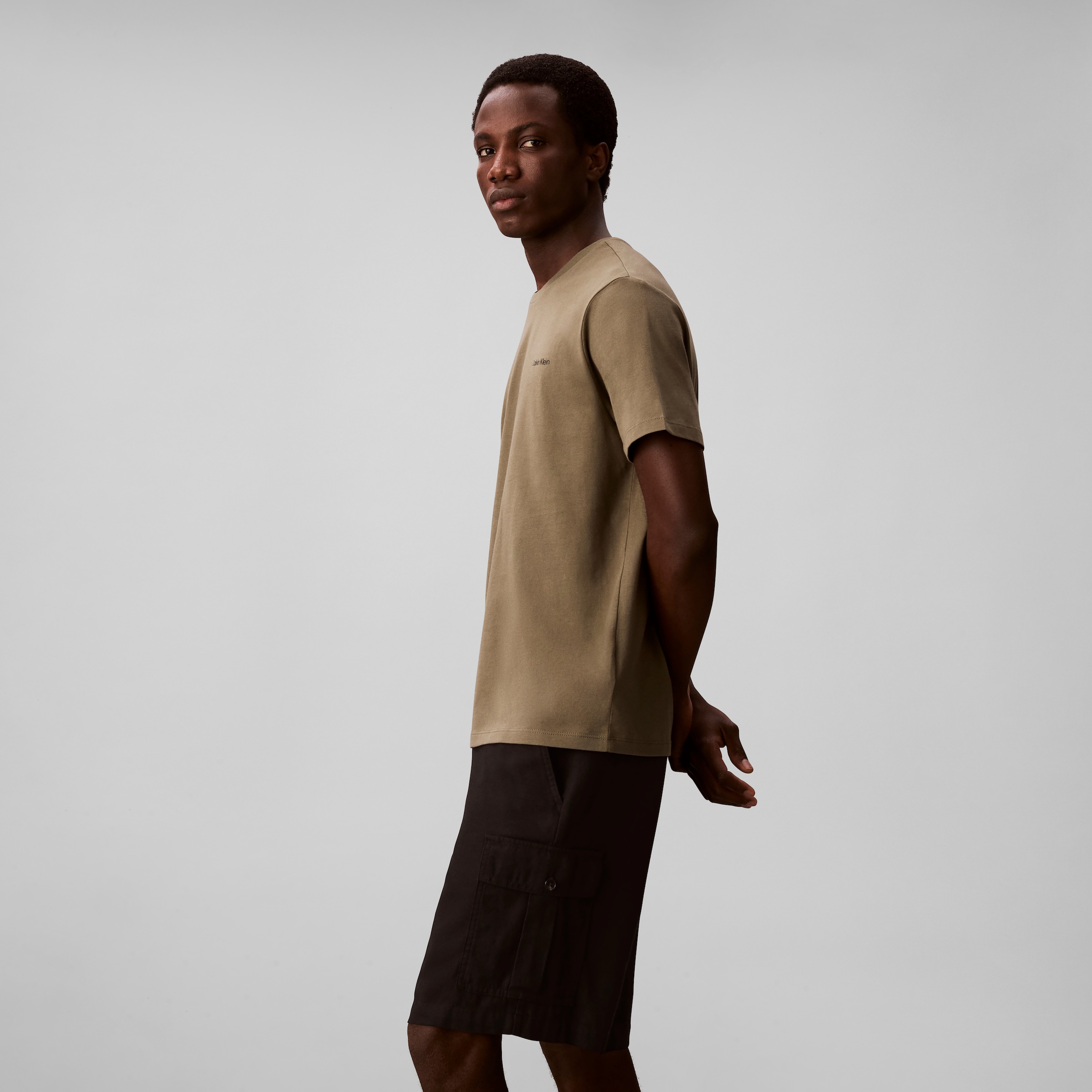 Calvin Klein T-Shirt »SS MICRO LOGO CREWNECK TEE« Regular fit mit Rundhalsausschnitt