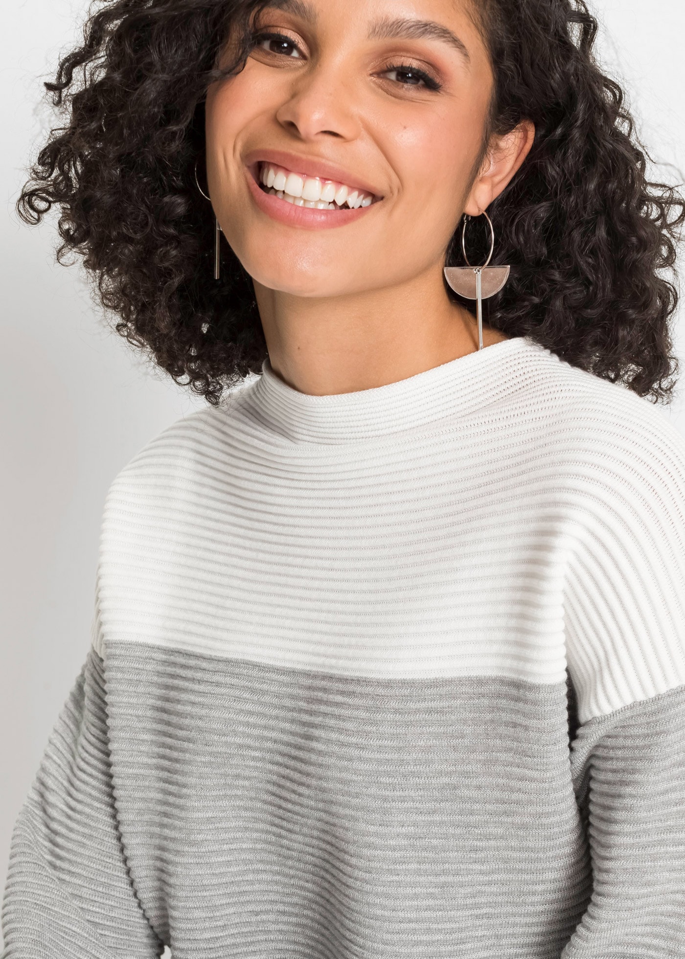 bonprix Pull long »Gestreifter Long-Pullover« aus Baumwolle und Polyacryl, mit Stehkragen, für kühle Tage