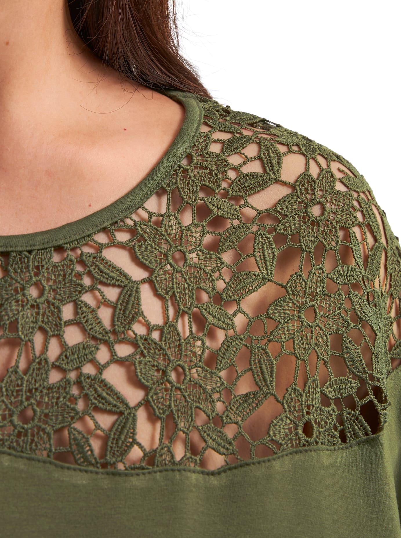 Sheego Shirt à col rond »Halbarmshirt« 1