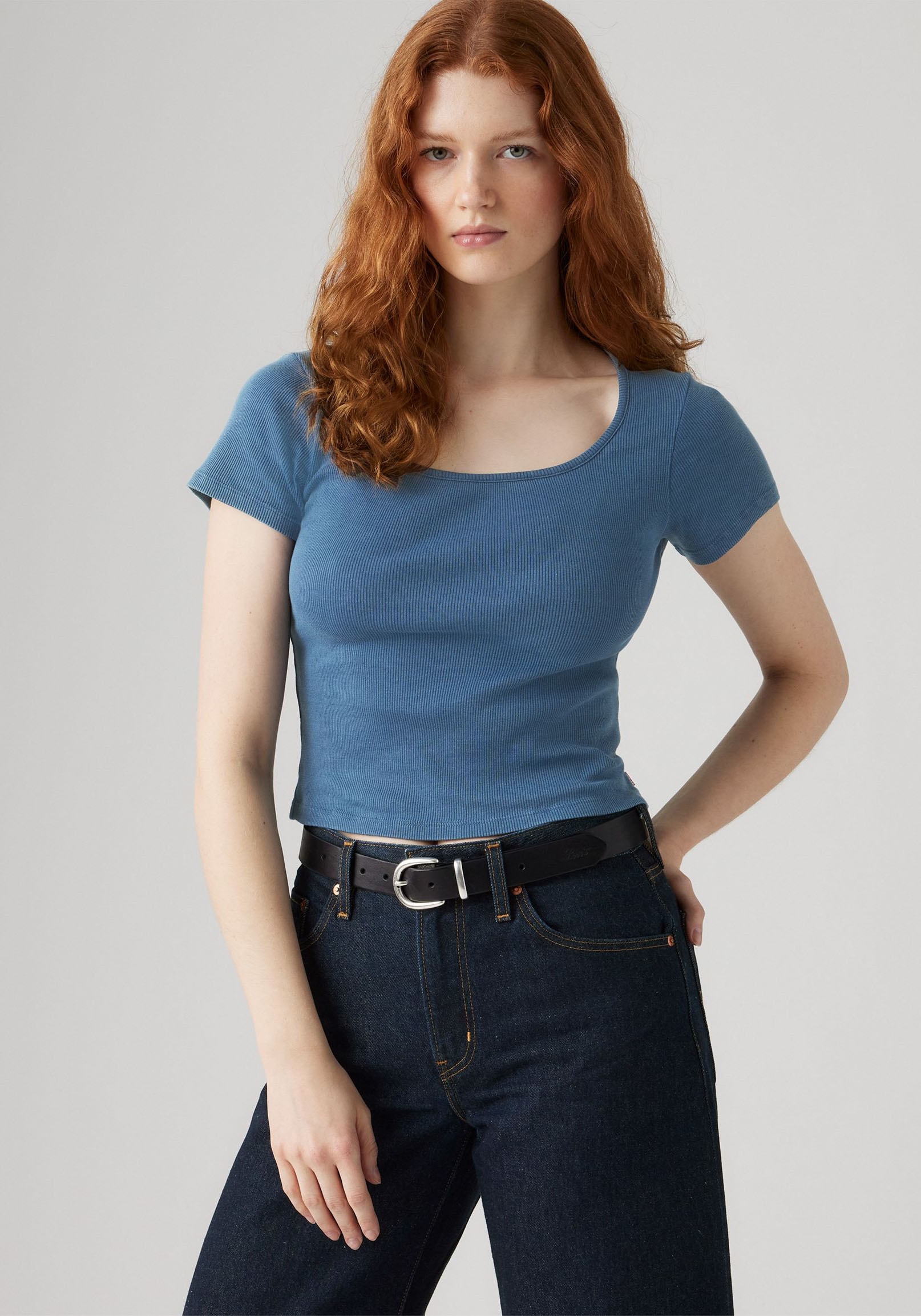Levi's® T-Shirt »ESSENTIAL SQRD NE«, Feinrippqualität