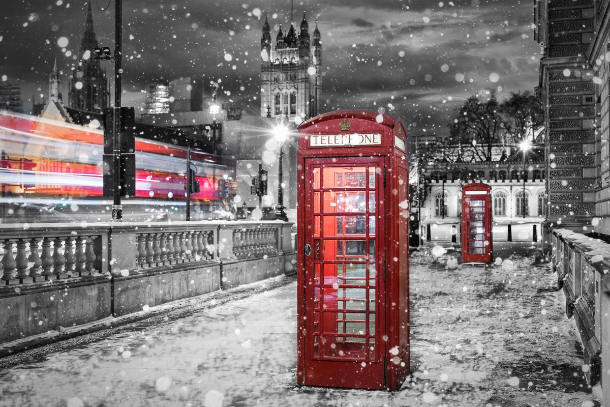 Image of Papermoon Fototapete "Telefonzelle im Schnee Schwarz & Weiss"