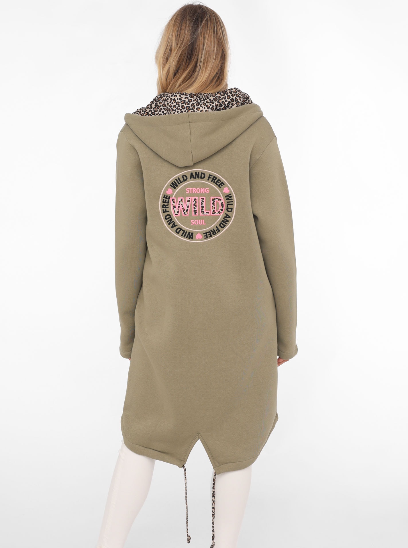 Zwillingsherz Jerseymantel »"Wild and Free"«, mit auffäligem Front und Back Motiv und Leo Details