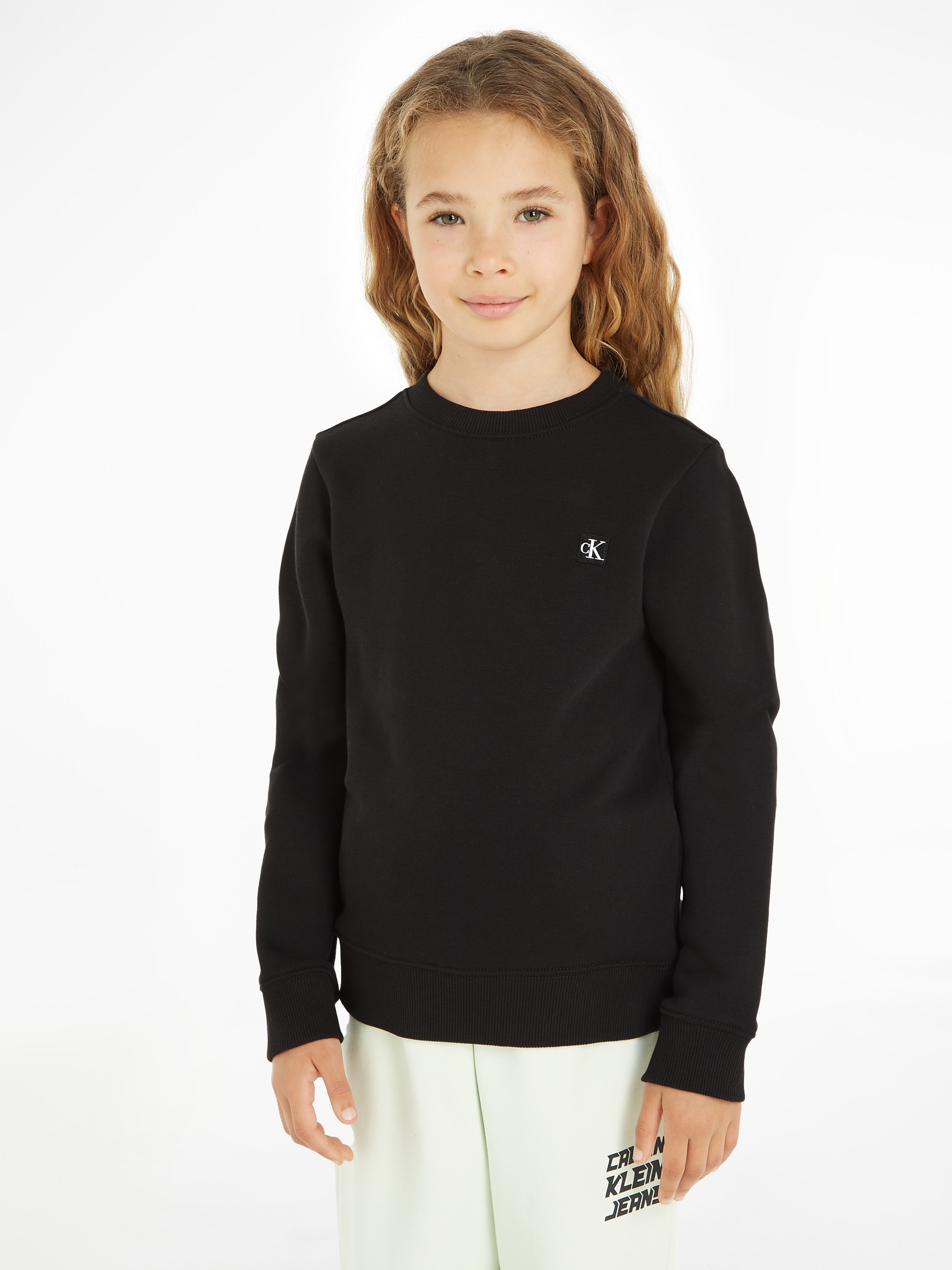 Sweatshirt »MONOGRAM MINI BADGE CREWNECK«, für Kinder bis 16 Jahre