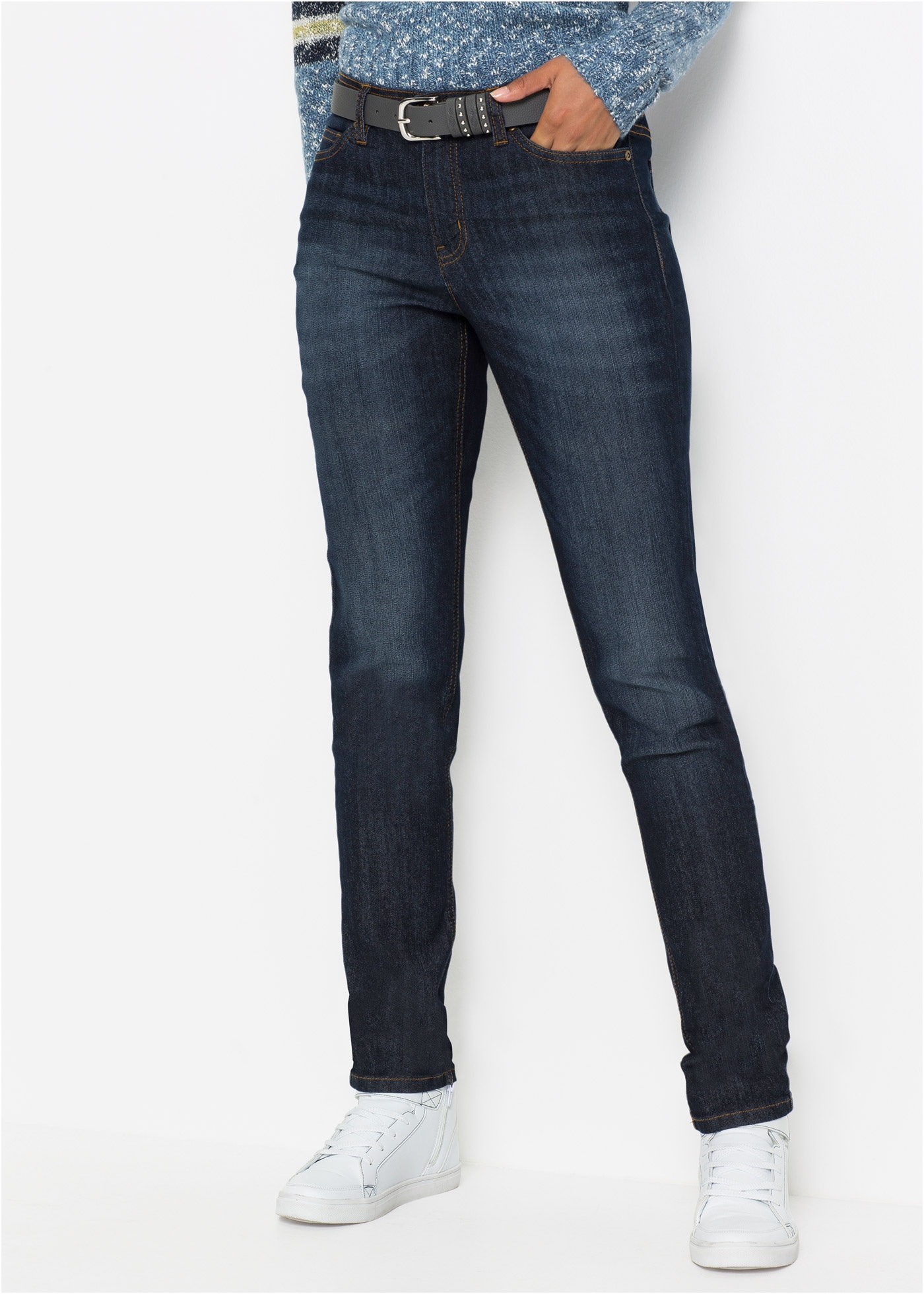 Image of bonprix Mom-Jeans Regular Fit, mit Eingrifftaschen, Gesässtaschen und Coinpocket