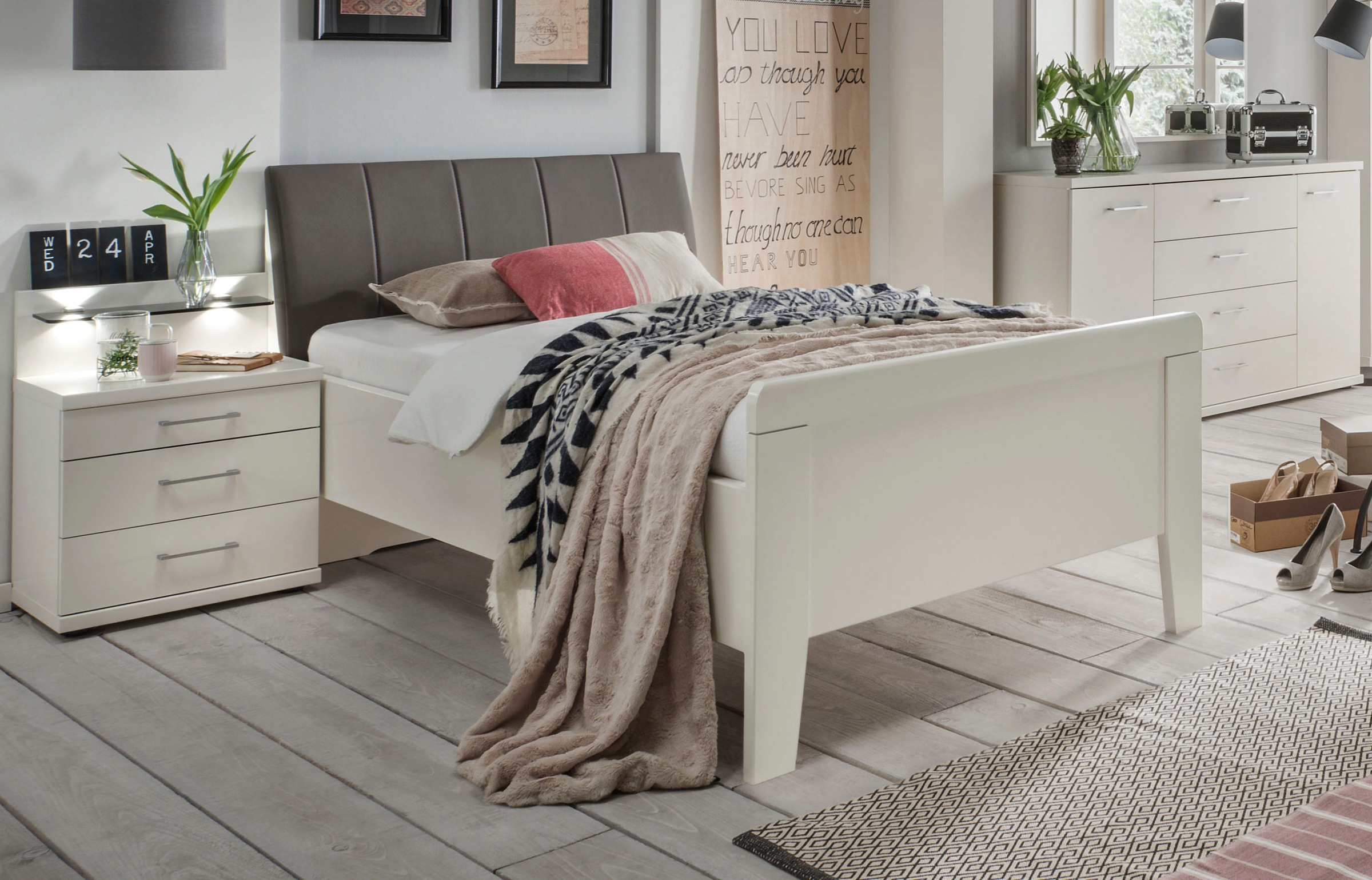 Image of WIEMANN Bett »Bern«, mit Stollenfüsse und Polsterkopfteil bei Ackermann Versand Schweiz