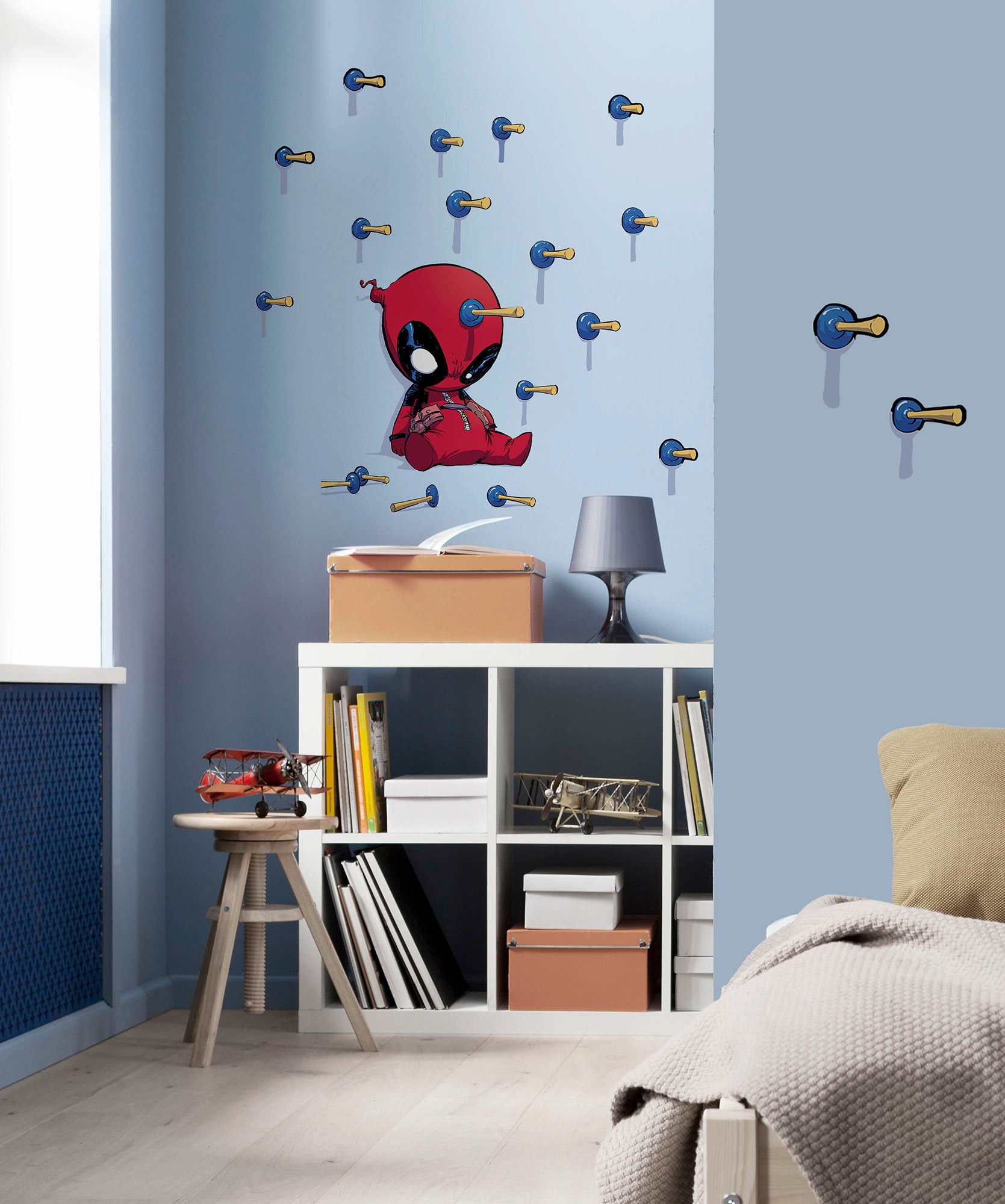 Komar Wandtattoo »Deadpool Shootout - Grösse 50 x 70 cm«, (19 St.), selbstklebend, Wandsticker, Kinderzimmer