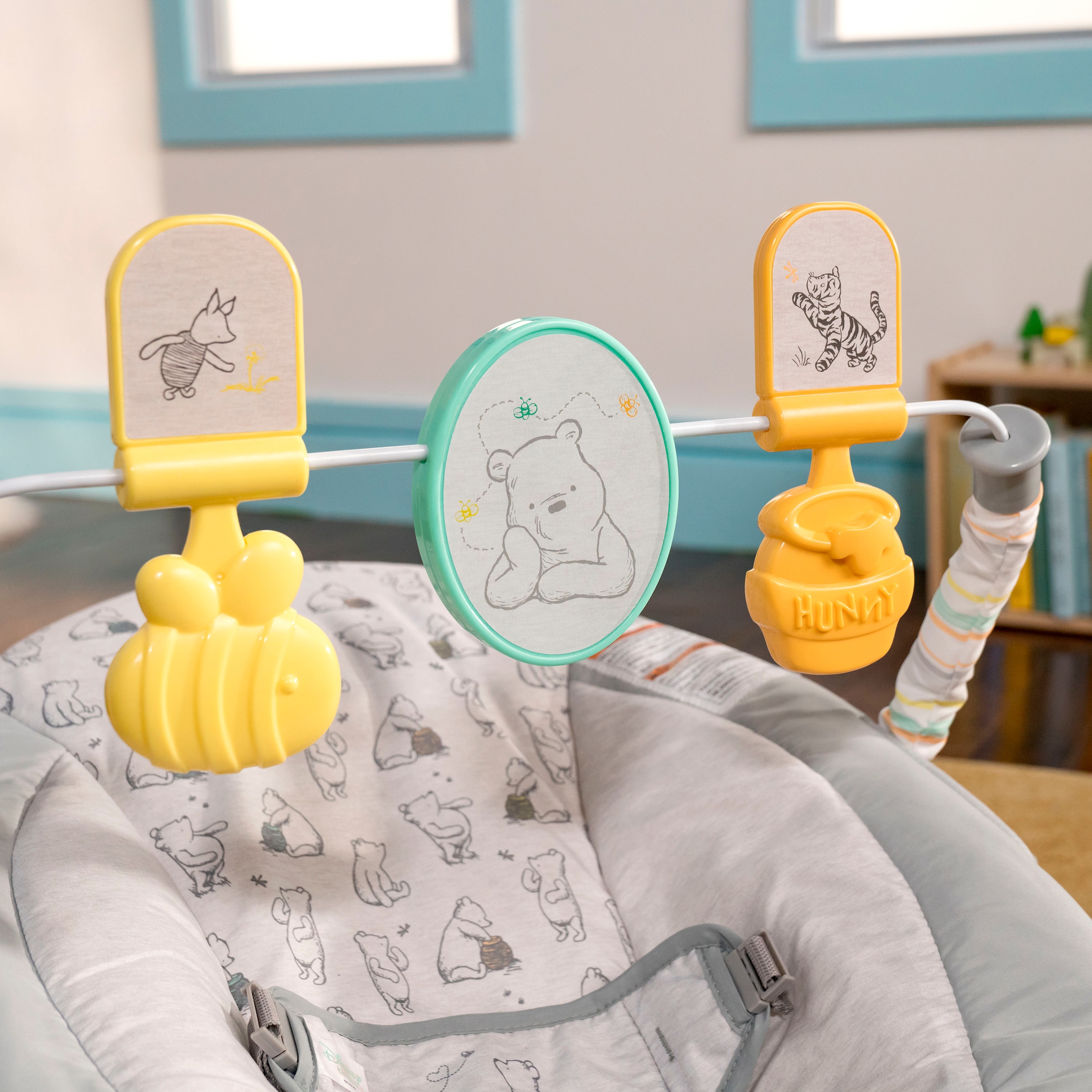 Bright Starts Transat pour bébé »Disney Winnie the Pooh Classic Pals Vibrating Bouncer« bis 9 kilos mit Sound-Effekt