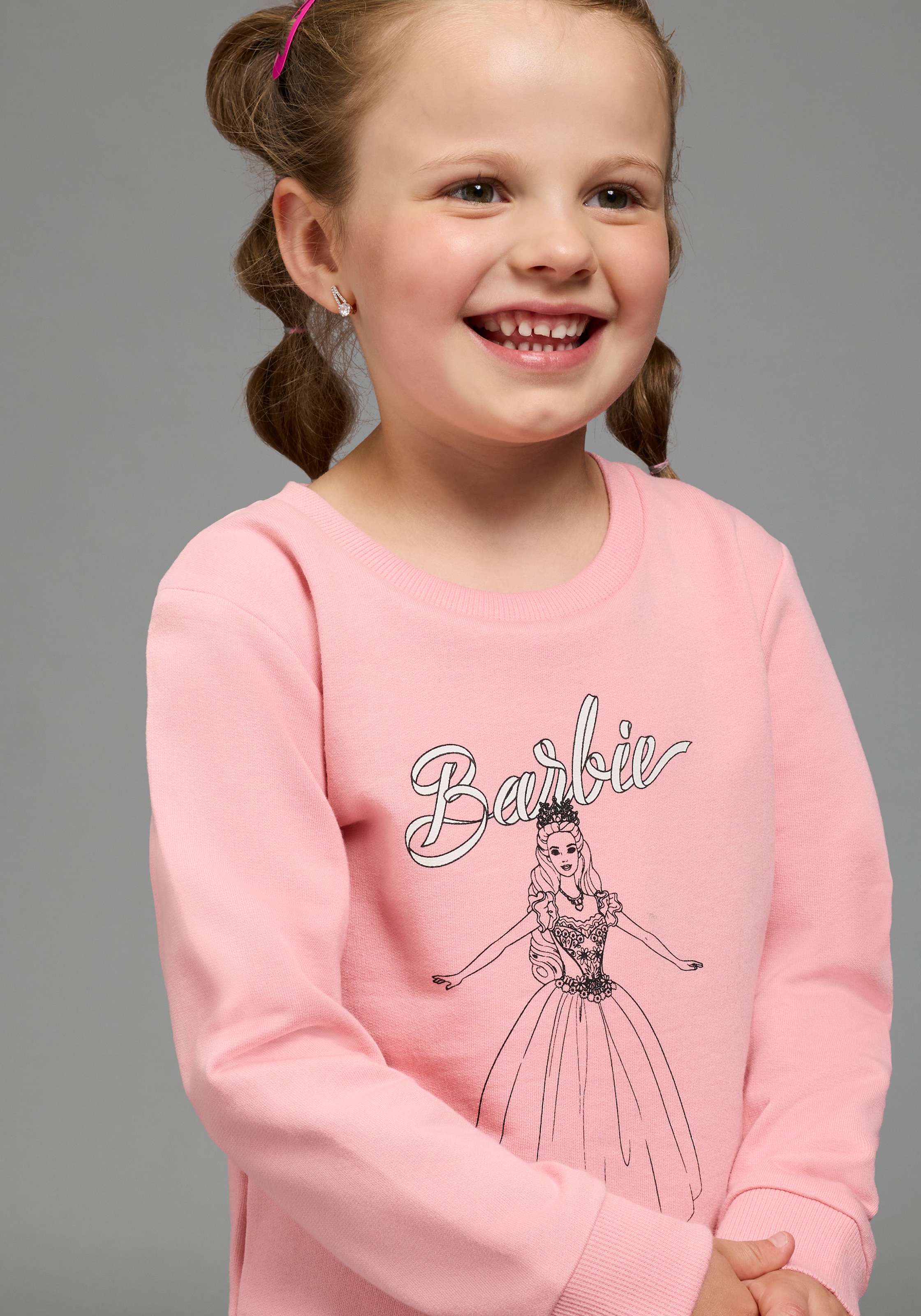 KIDSWORLD Sweatshirt »BARBIE Glitzerdruck Sweatshirt, Mattel«, BARBIE Nussknacker Sweat mit Glitzerprint, langärmlig, Basic-Passform
