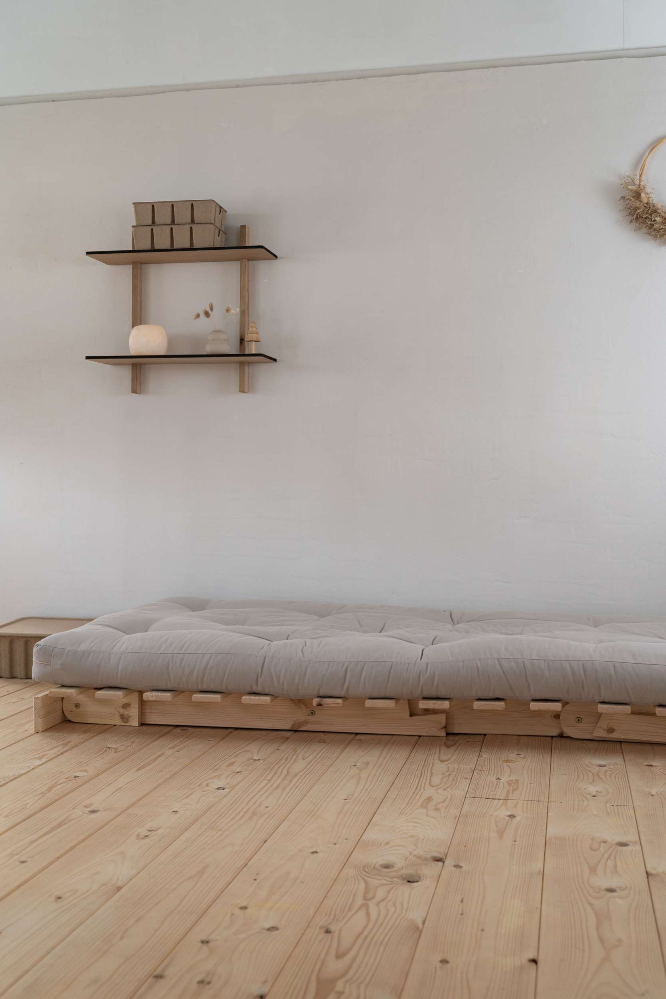 Karup Design Lit de jour »Roots Sofa Bed, Schlafsofa, Bettfunktion, FSC®-Massivholz, B: 90 cm« Inkl. Futonmatratze. Made in Europe, minimalistisches Design