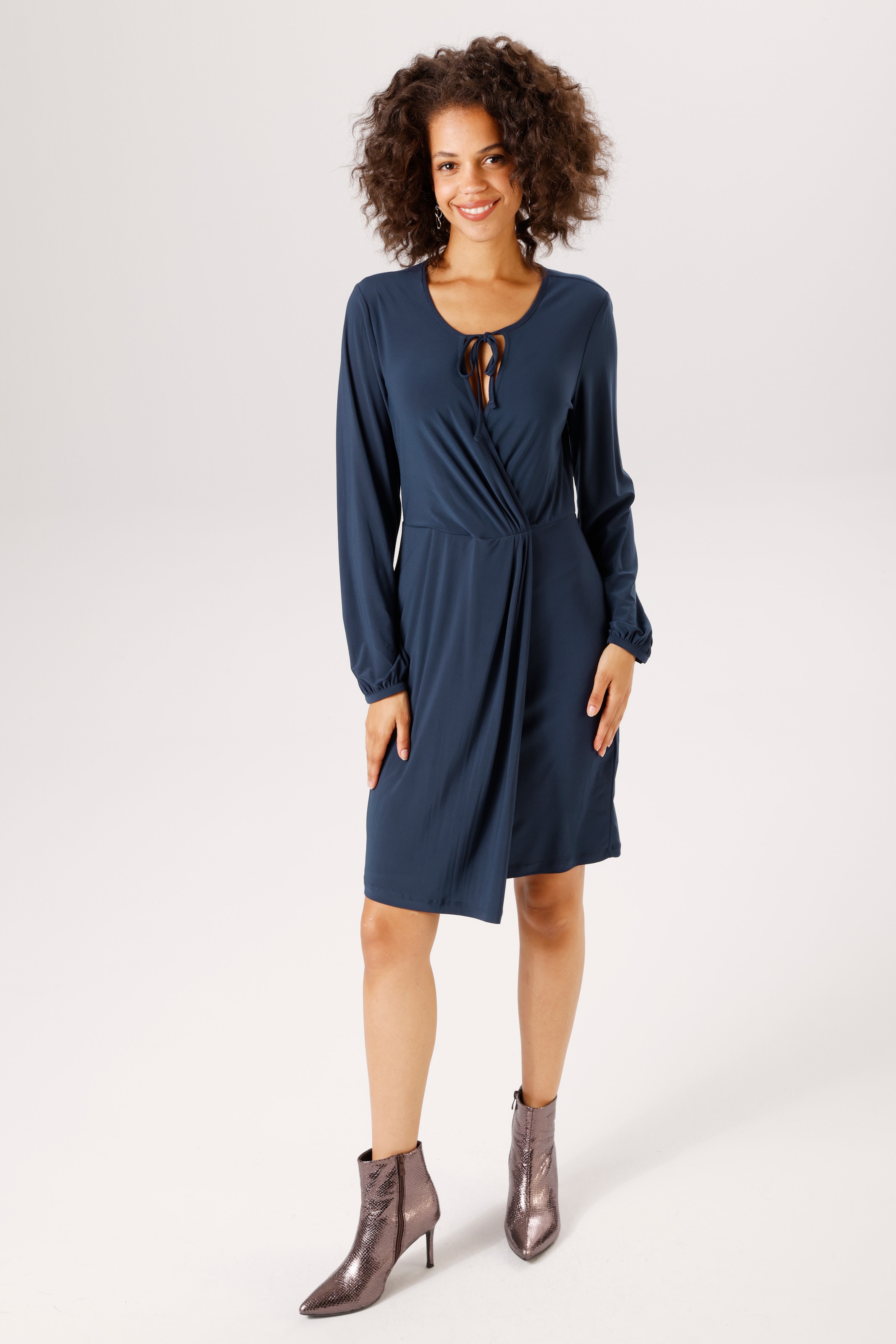 Image of Aniston CASUAL Jerseykleid in raffinierter Wickel-Optik - NEUE KOLLEKTION