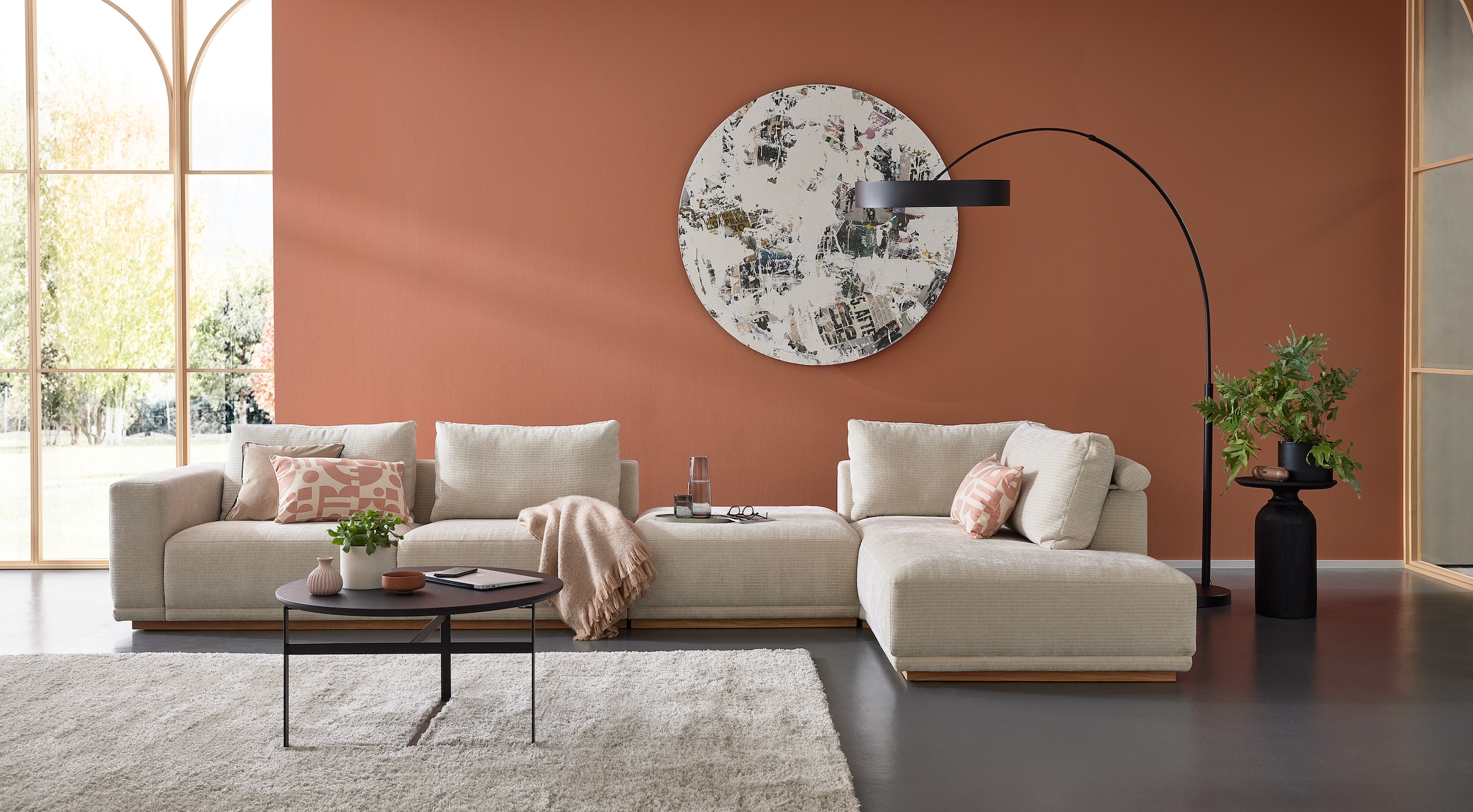 Musterring Paysage de salon »JustB! PM200 bequem, wahlw. Sitzvorzug, Breite 395cm, Holzsockel« canapé modulable accoudoir gauche, angle droit et pouf. Sans coussin d'assise