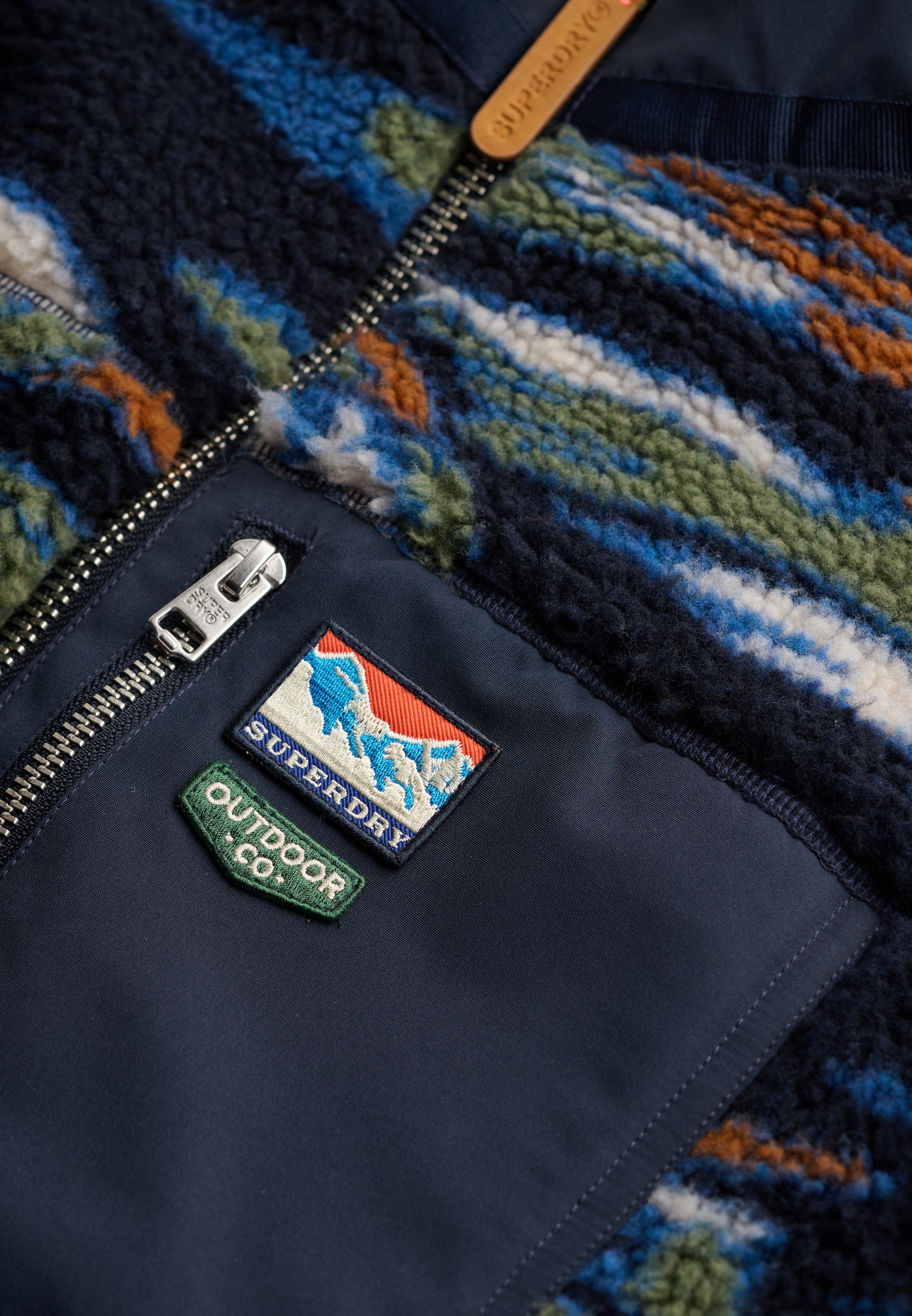 Superdry Veste sweat »TERRAIN FLEECE ZIP THRU« fibre synthétique, coupe décontractée