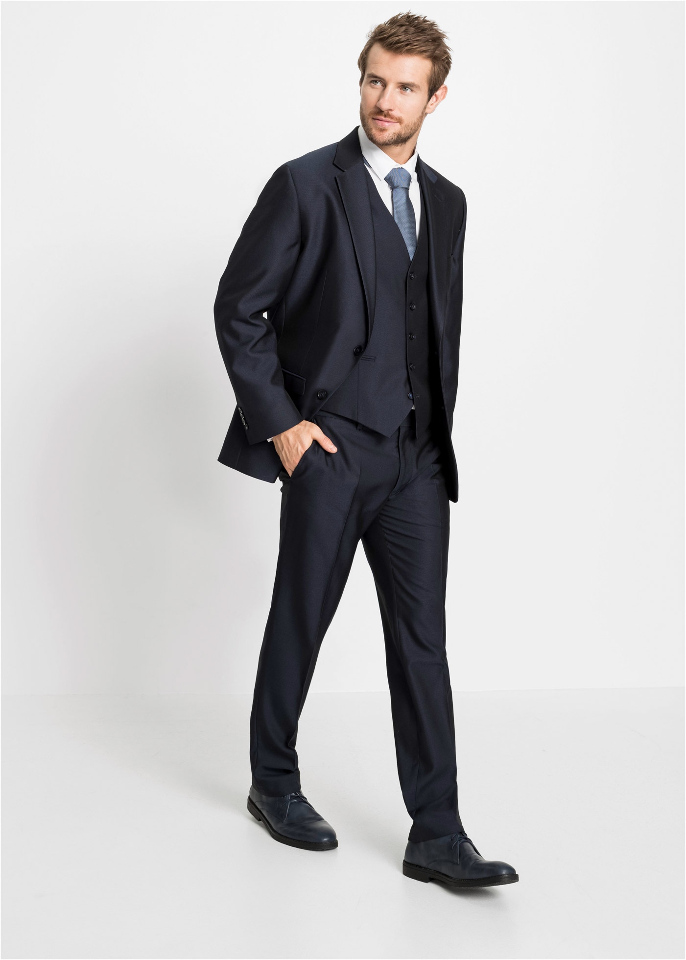 Image of bonprix Anzug Set, 4 tlg. regular fit bestehend aus Sakko mit Reverse, Weste, Flatfront-Hose und Krawatte