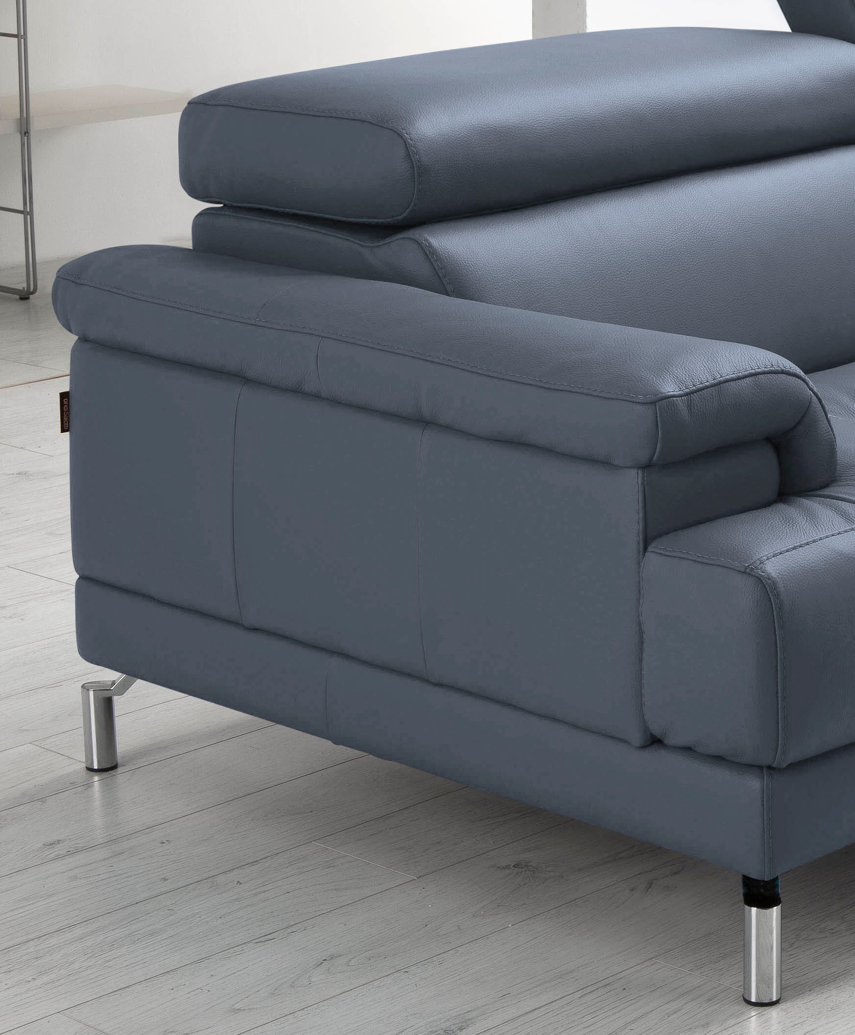 Egoitaliano 2,5-Sitzer »Soul, Design und Sitzkomfort auf hohem Niveau, tolle Details«, inkl. Kopfteilverstellung für noch mehr Komfort, Designfuss