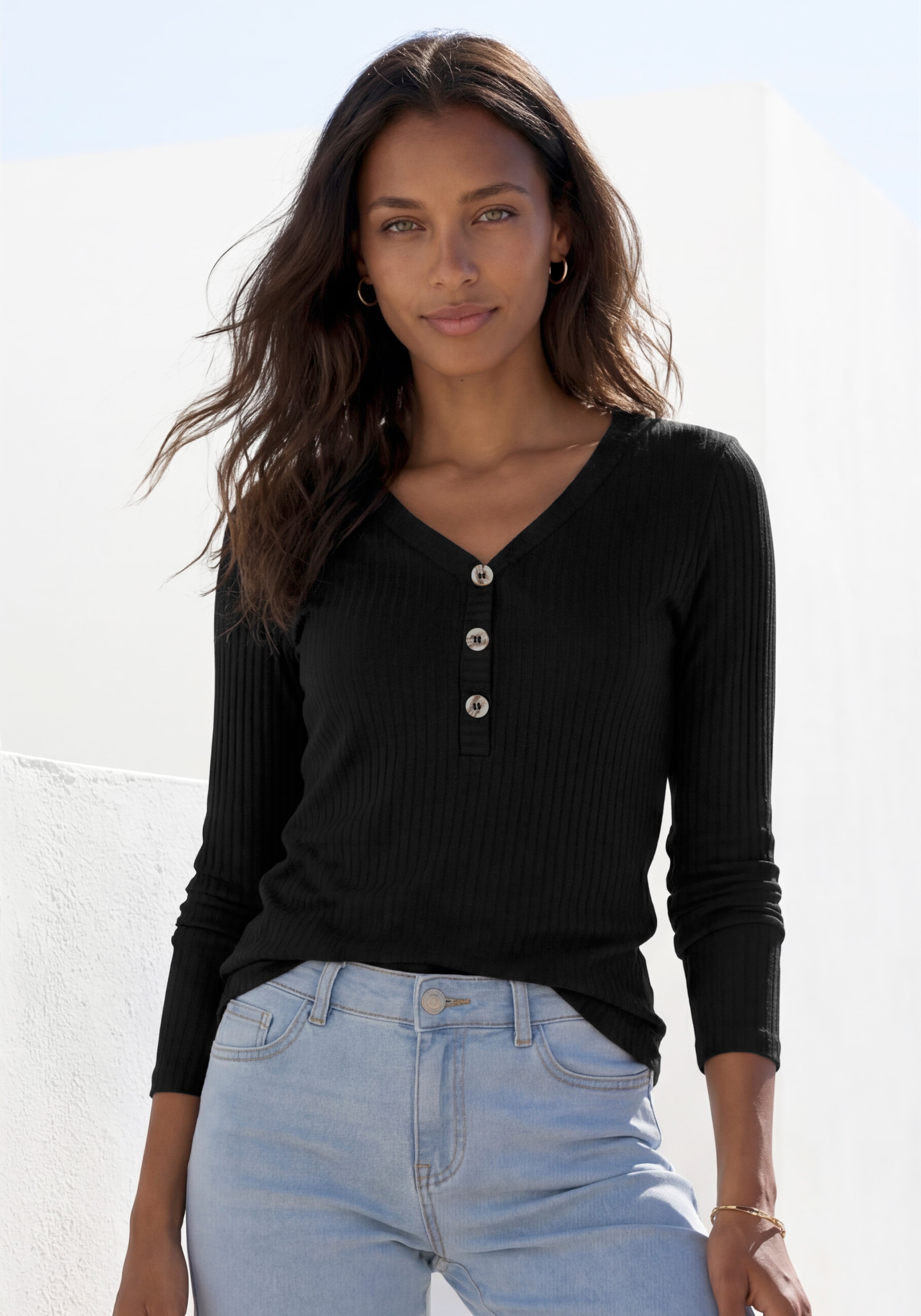 Image of LASCANA Langarmshirt "mit kurzer Knopfleiste" aus weicher Viskose-Ripp-Qualität