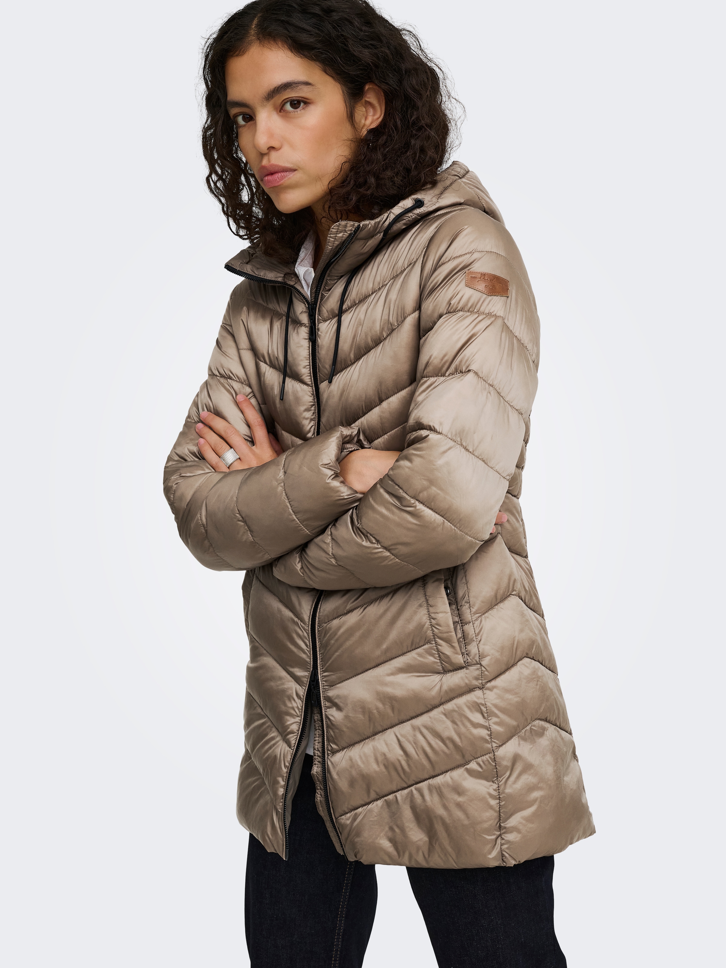 ONLY Veste matelassée »ONLMIMI  COAT CC OTW« avec capuche fibre synthétique