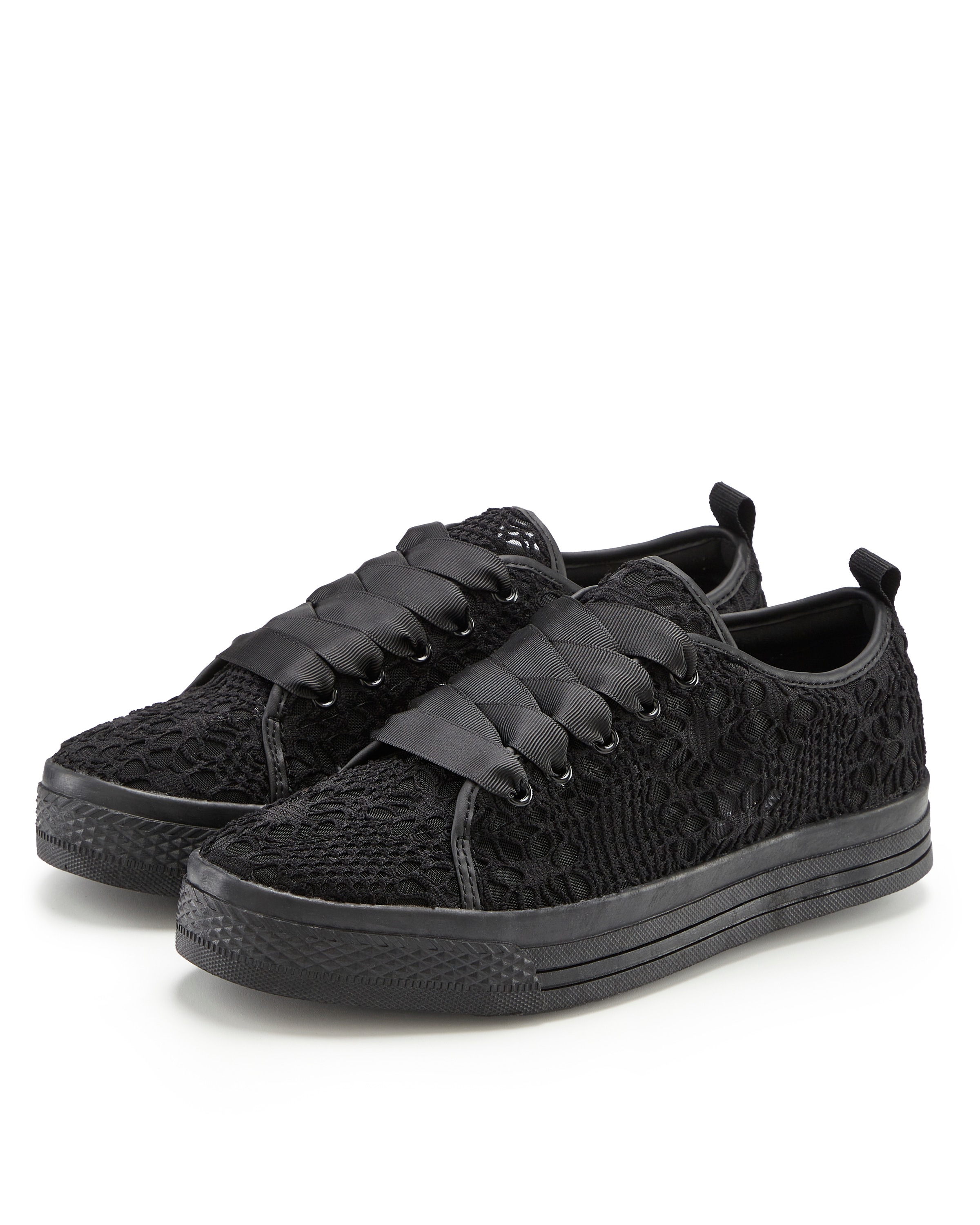 Image of LASCANA Sneaker "Schnürhalbschuhe, Freizeitschuhe," mit leichter Plateausohle und Spitze VEGAN