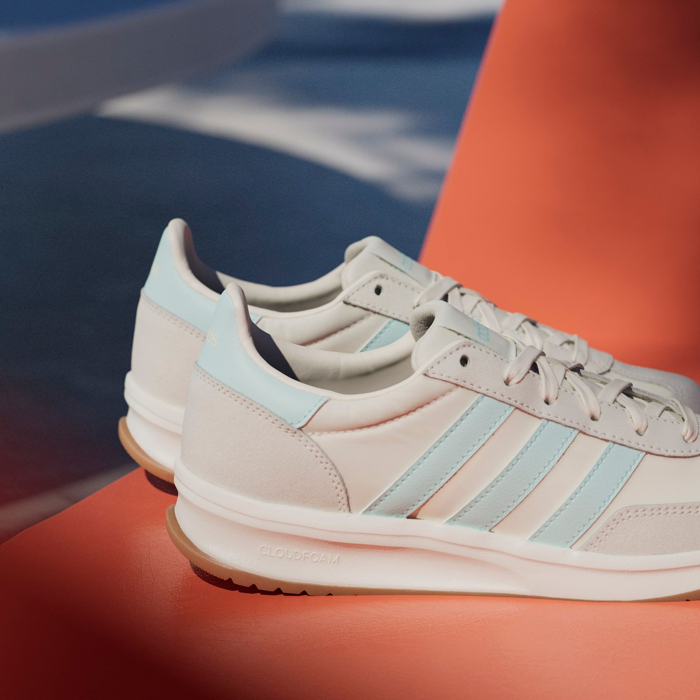 adidas Sportswear Sneaker »RUN 70S 2.0«, inspiriert vom Design des SL72