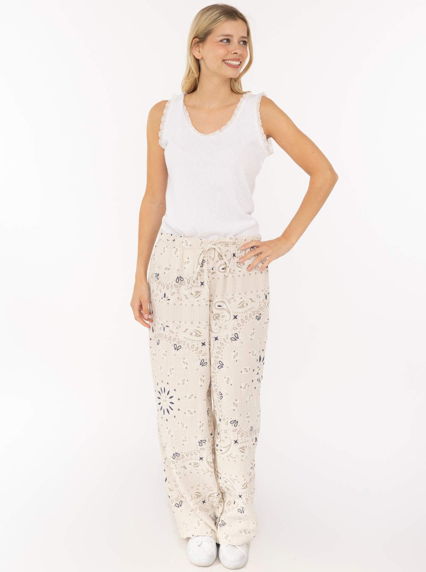 Image of Zwillingsherz Stoffhose ""Paisley Dreams"" Paisley Muster, elastischer Bund mit Kordel, Musselin