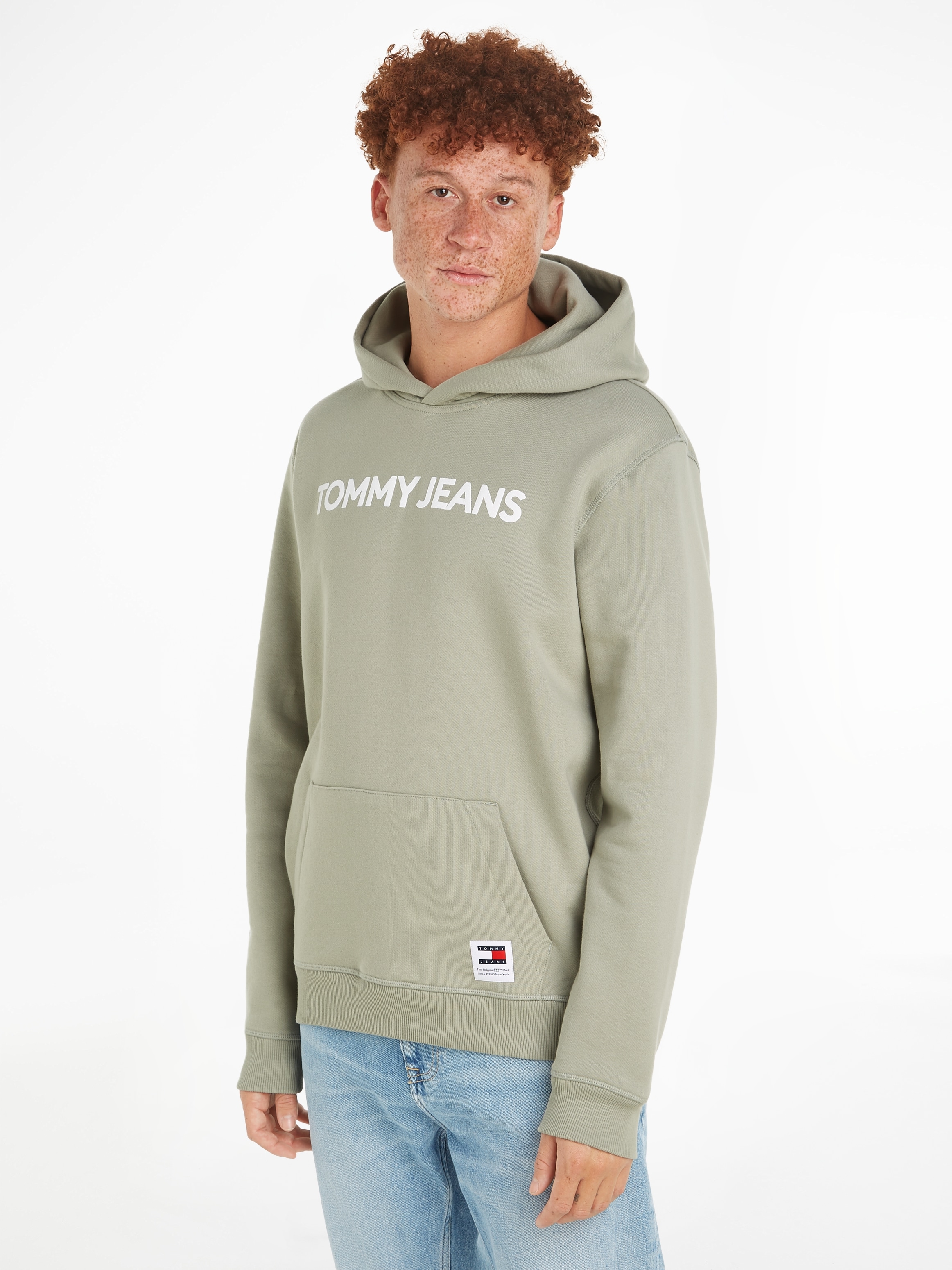 Tommy Jeans Kapuzensweatshirt »TJM REG BOLD CLASSICS HOODIE EXT«, mit Logodruck auf der Brust