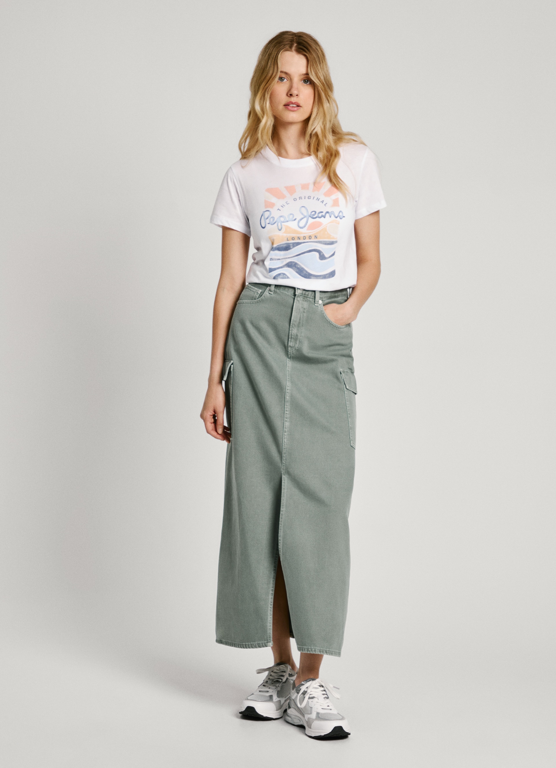 Pepe Jeans T-Shirt »PJ-ESHA«, mit grossem, sommerlichem Frontprint