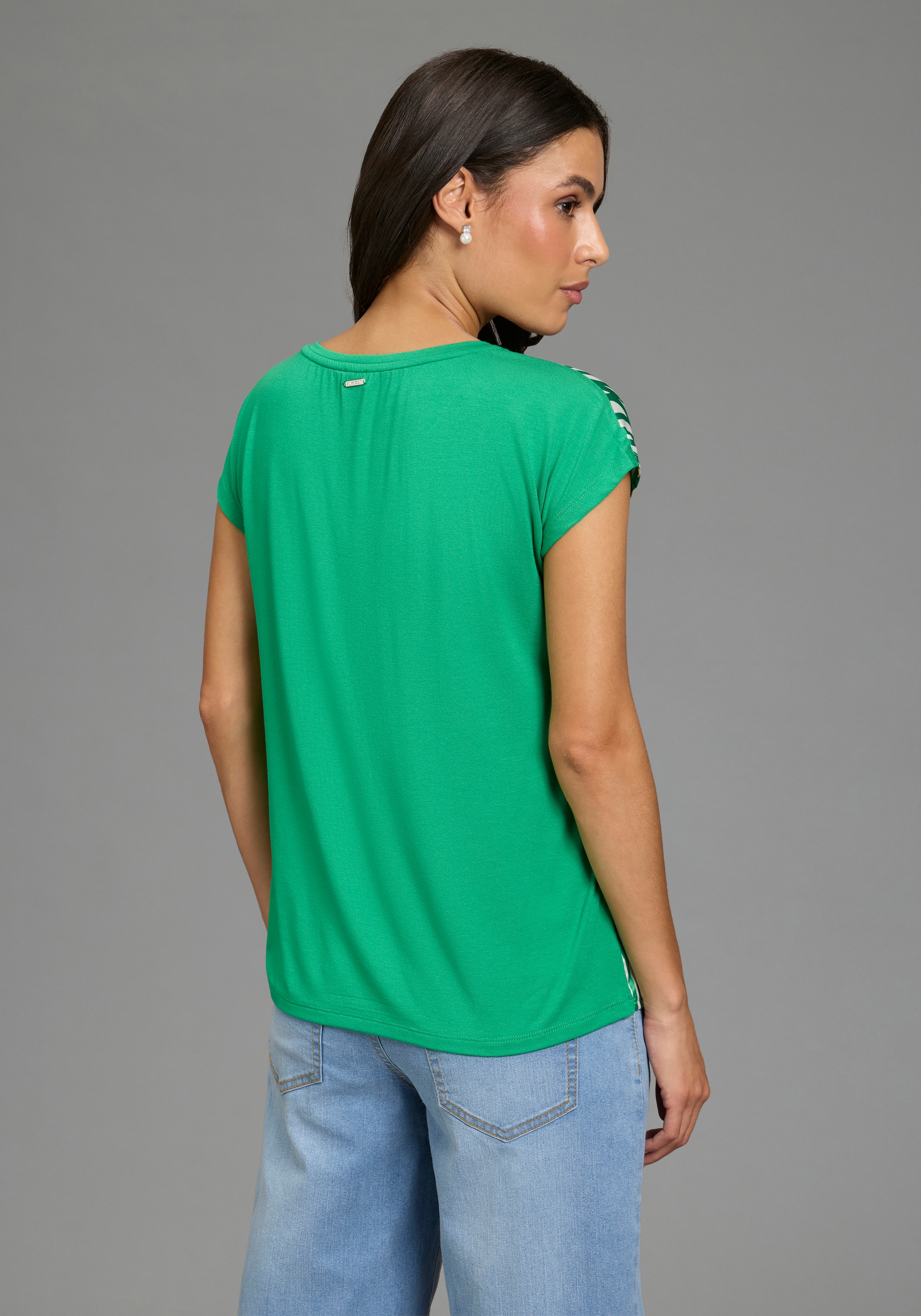 Laura Scott Chemisier à chemise »im Materialmix mit Satin, verschiedene Muster für jeden Geschmack,« style féminin, col rond, coupe ample