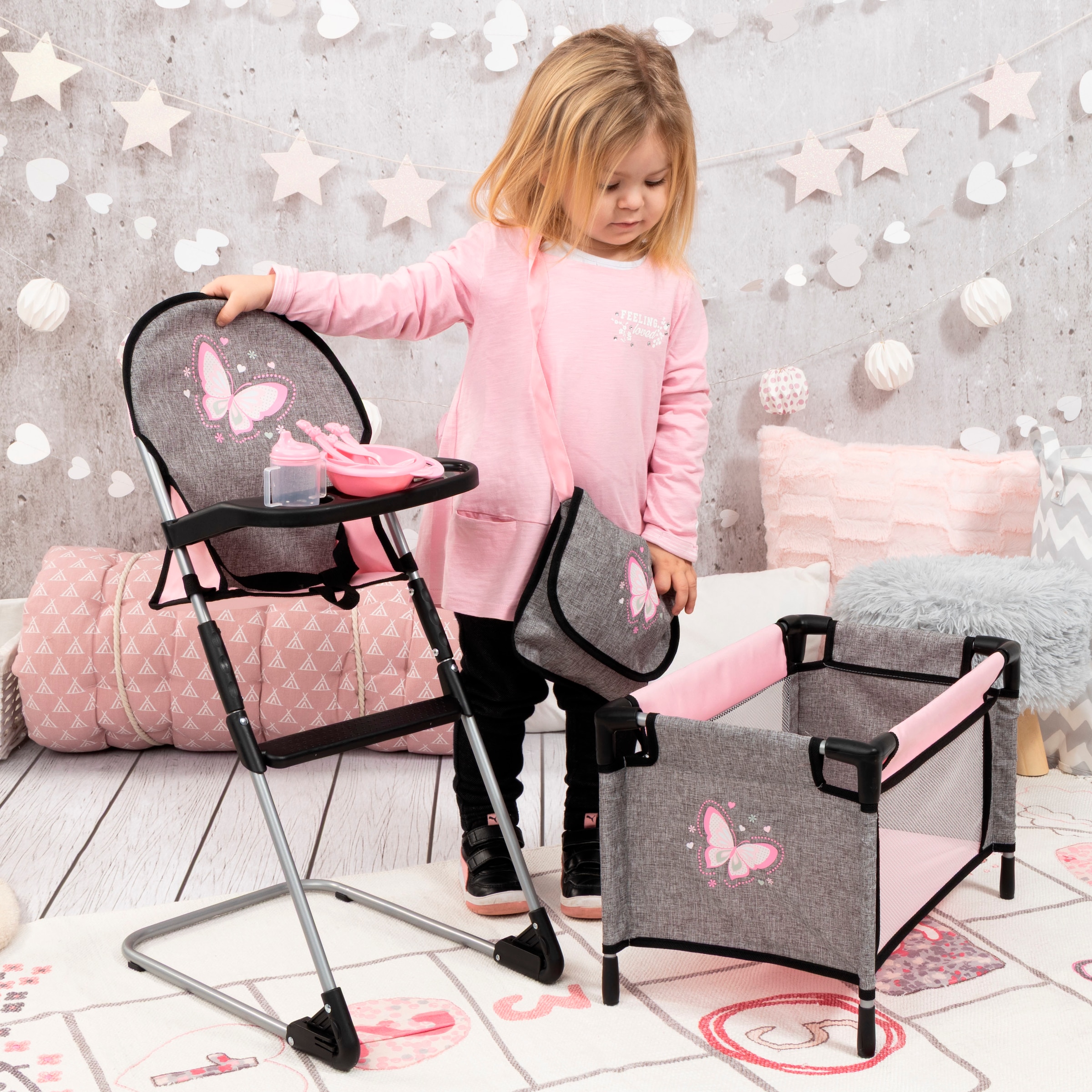 Bayer Puppenbett »Puppen-Reisebett« inklusive Hochstuhl, Tasche, Teller, Trinkbecher, Besteck u. Schnuller