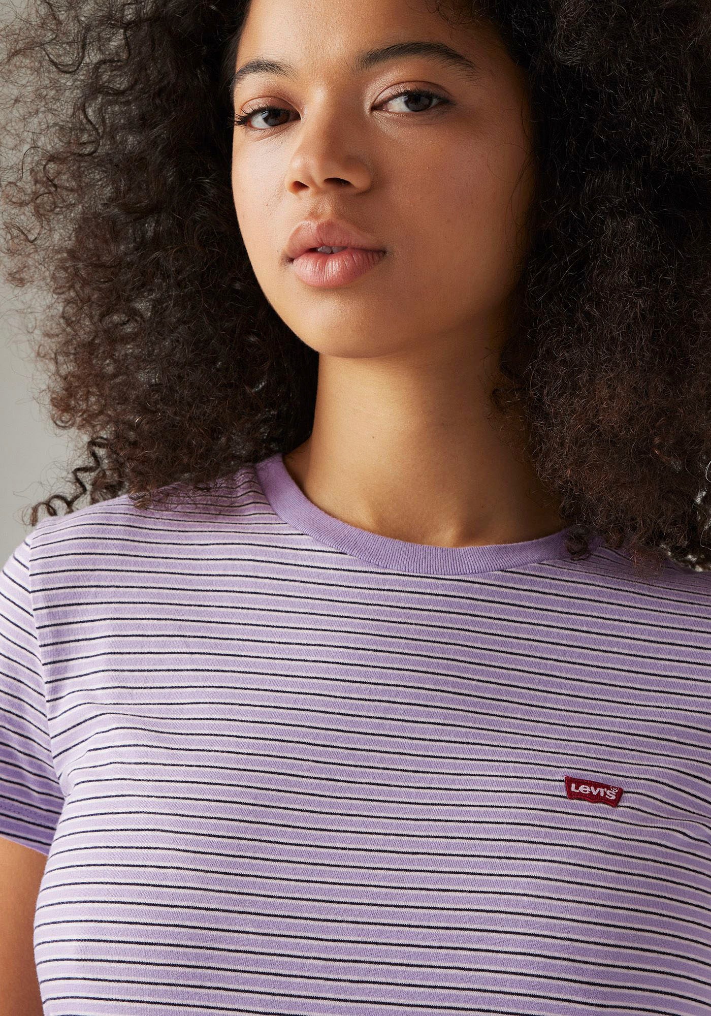 Levi's® T-Shirt »The perfect Tee«, mit kleiner Logo-Stickerei