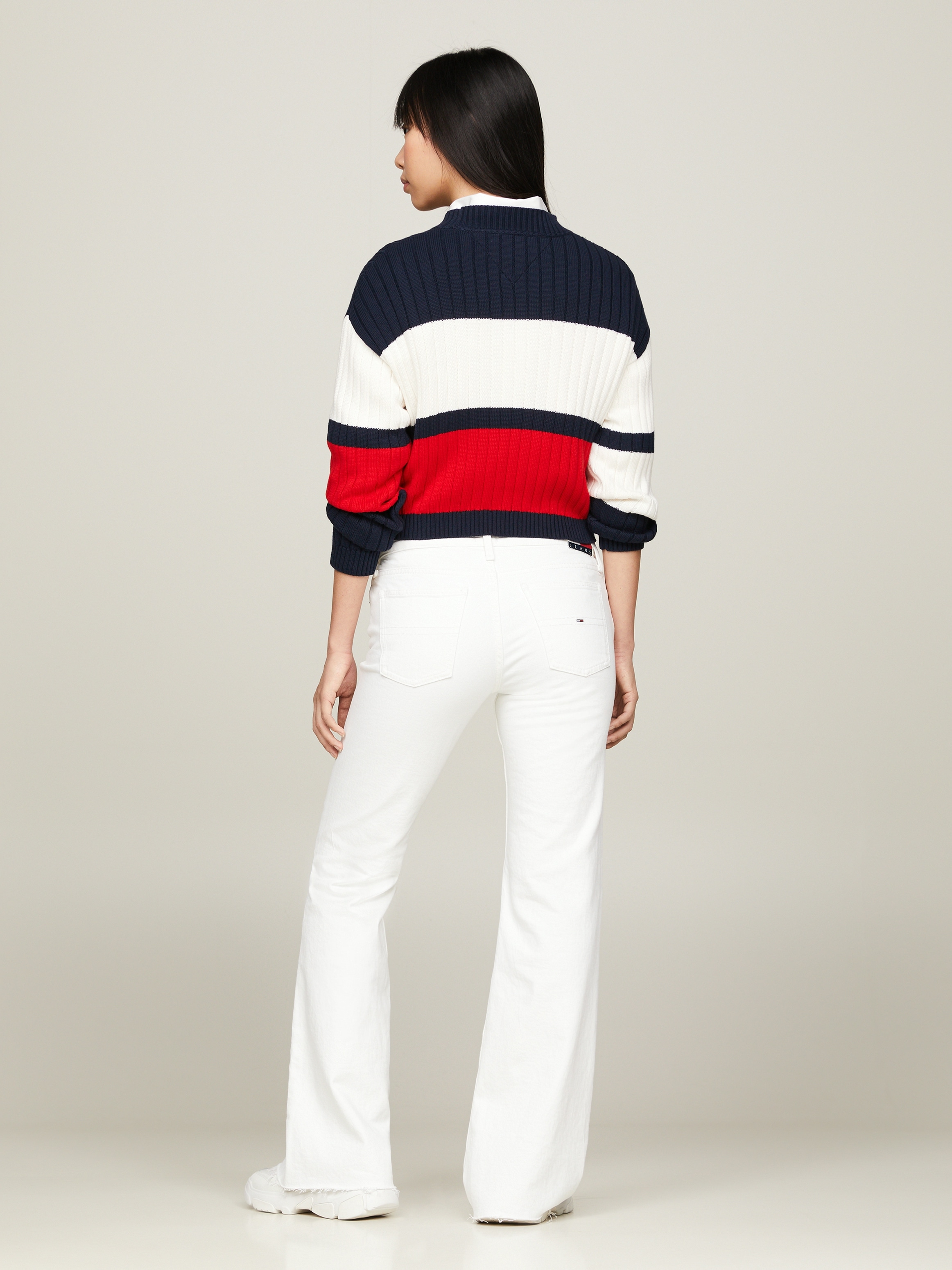Tommy Jeans Bequeme Jeans »Sophie Low Wais Flare Wide«, mit Ledermarkenlabel