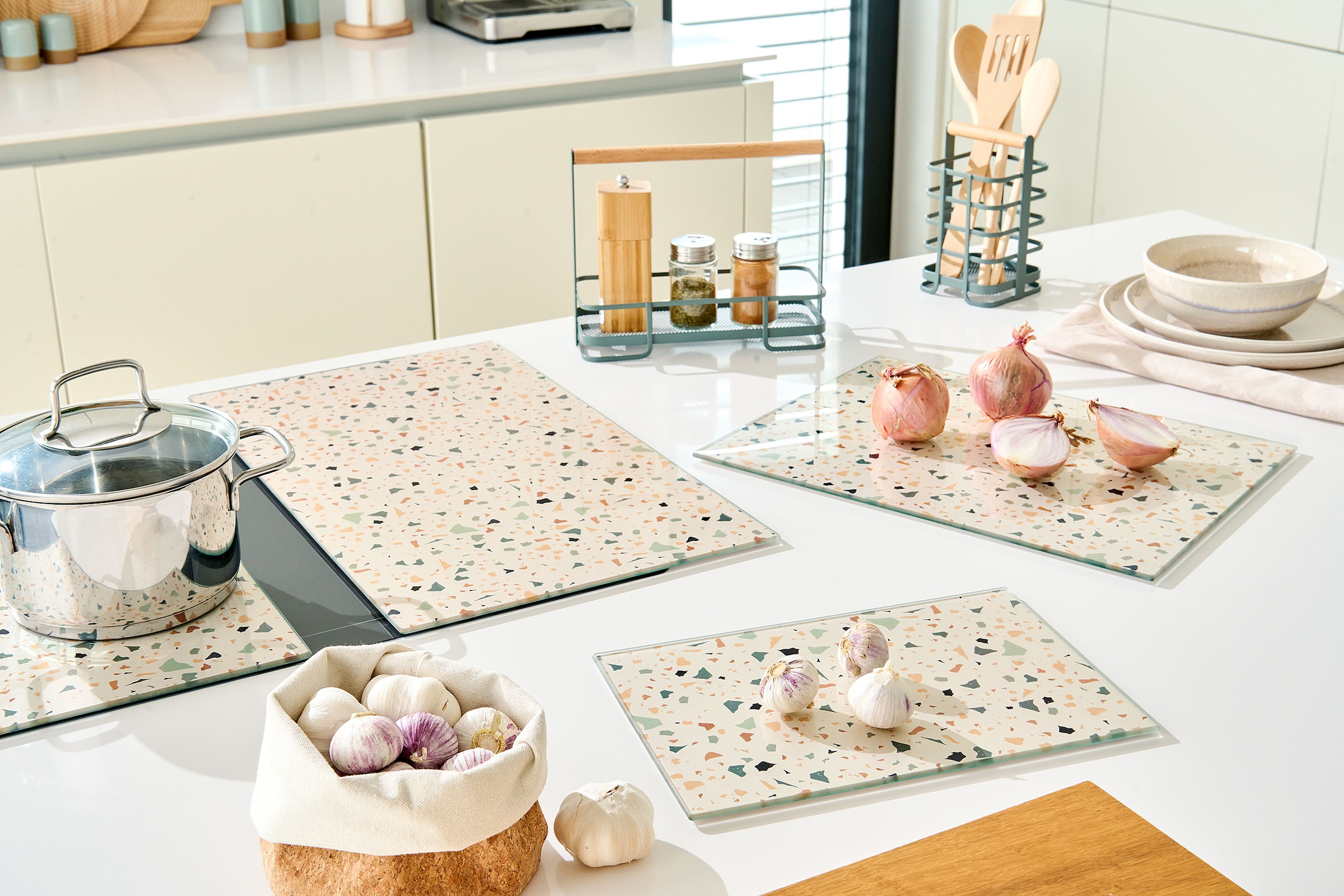 Zeller Present Schneidebrett »Herdabdeck-/Schneideplatten-Set "Terrazzo", 2-tlg.« Moderne Platte aus Sicherheitsglas