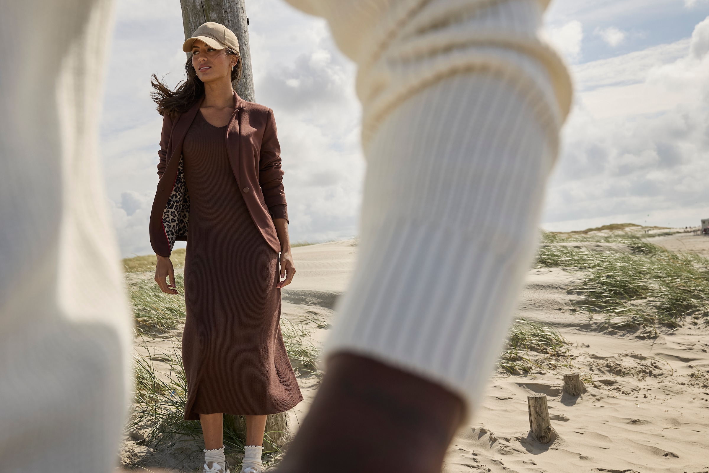 Bruno Banani Strickkleid, mit besonderem Ärmeldetail