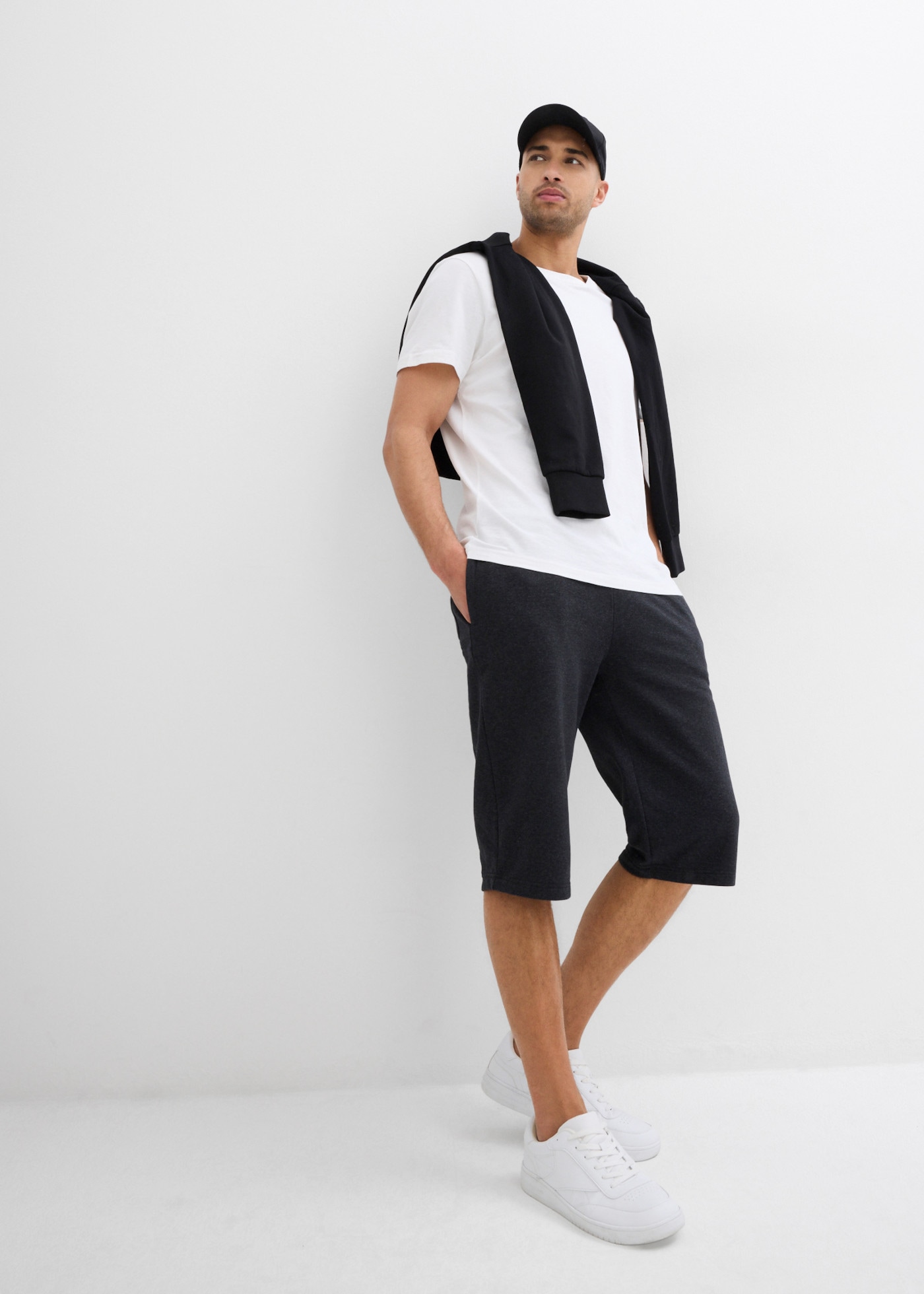 bonprix Sweatbermudas  en coton et polyester, regular fit, style casual