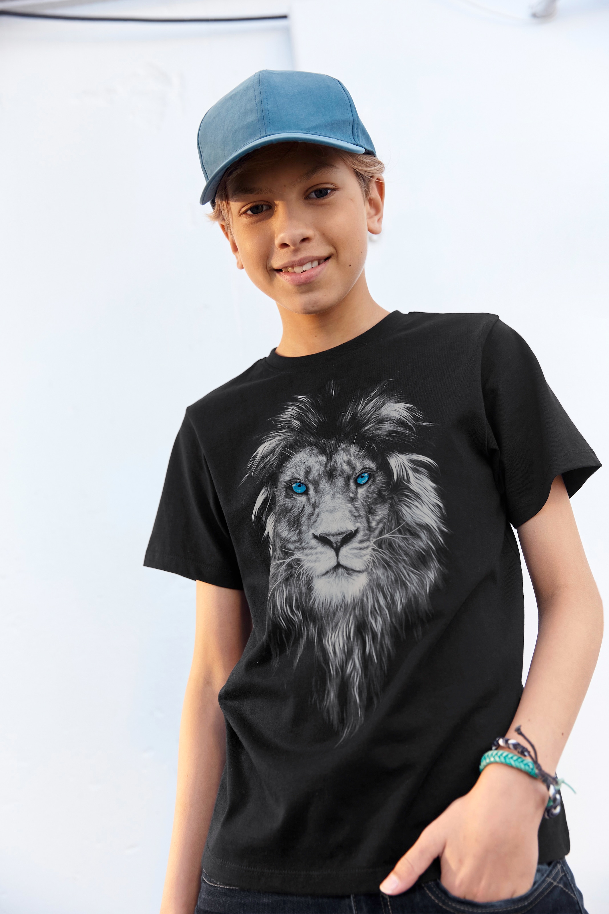 T-Shirt »LION WITH BLUE EYES«