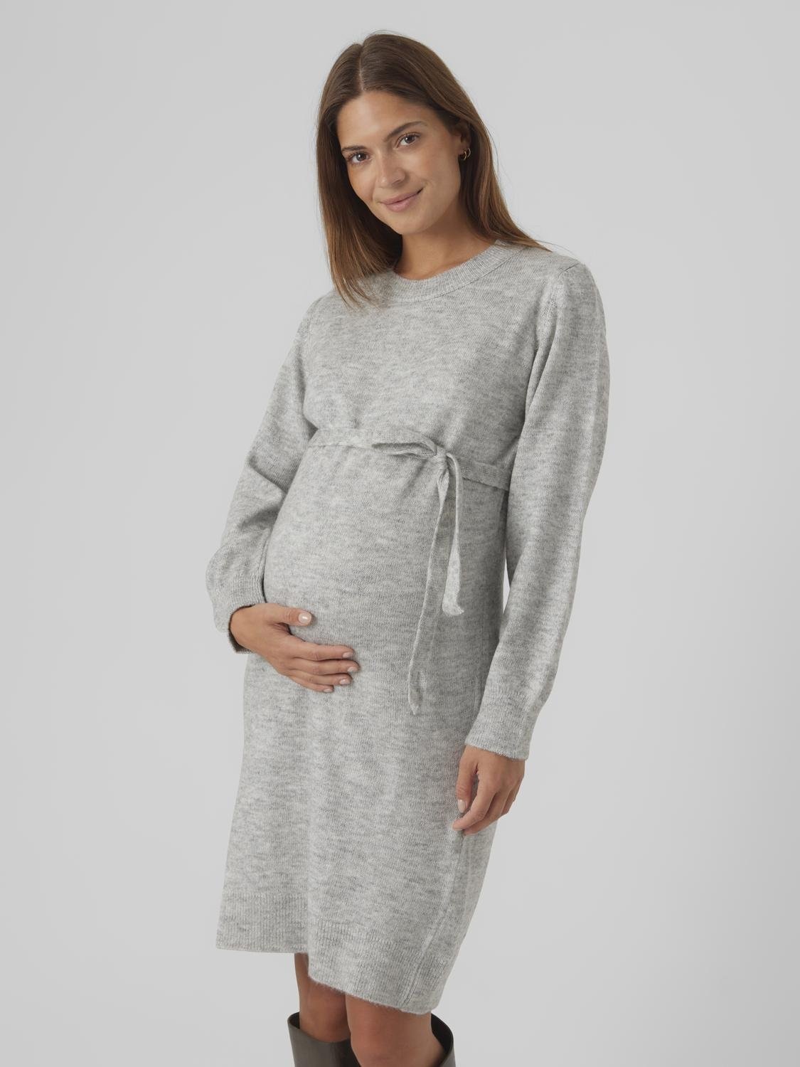 Image of Mamalicious Umstandskleid "MLNEWANNE L/S ABK KNIT DRESS A. NOOS" Regular Fit, mit Rundhalsausschnitt, kurz, Langarm