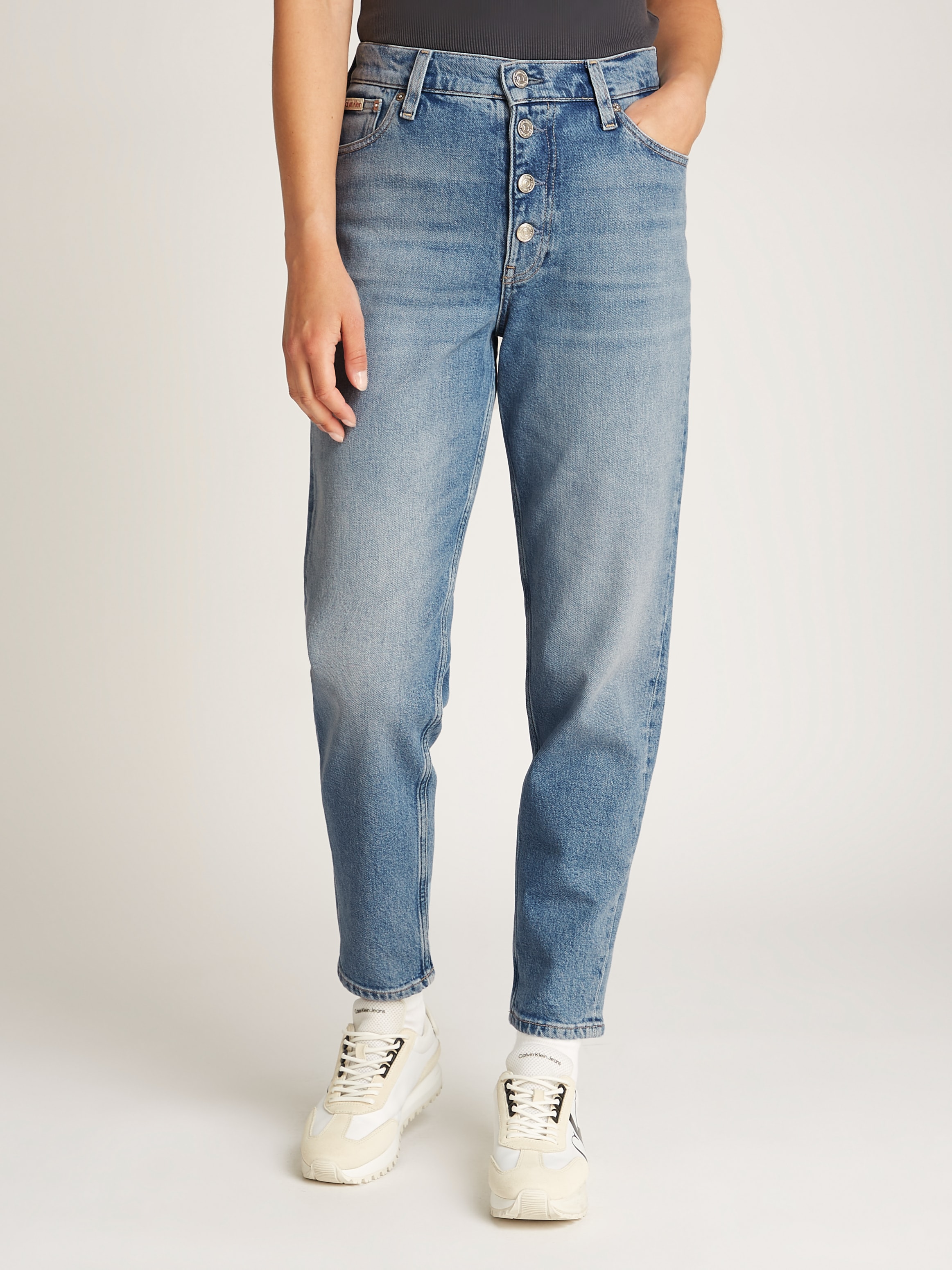 Calvin Klein Jeans Mom-Jeans »MOM JEAN«, mit offener Knopfleiste