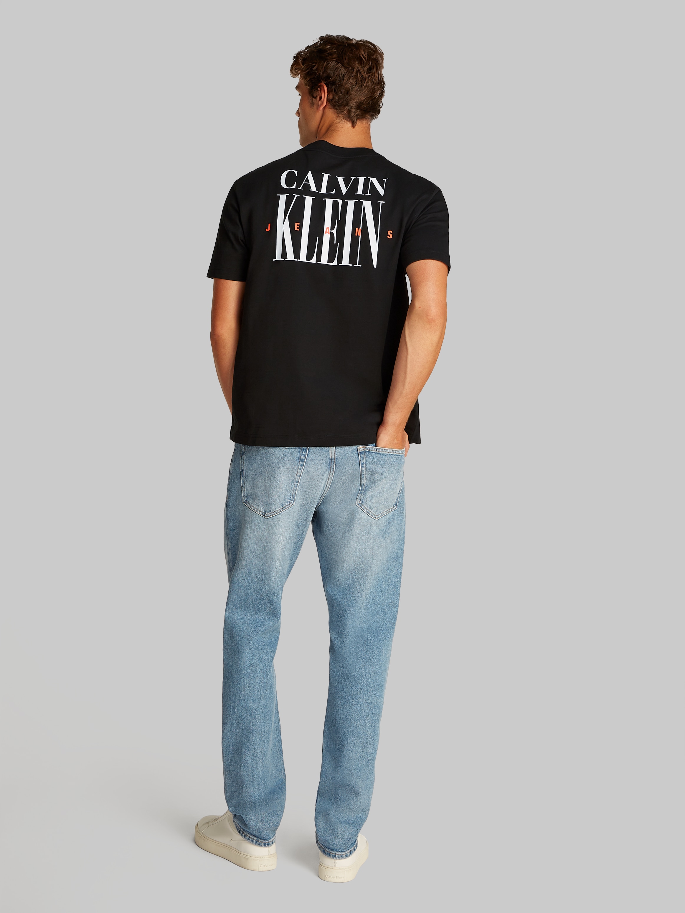 Calvin Klein Jeans T-Shirt »SERIF FONT GRAPHIC TEE«, mit grossem Logo am Rücken