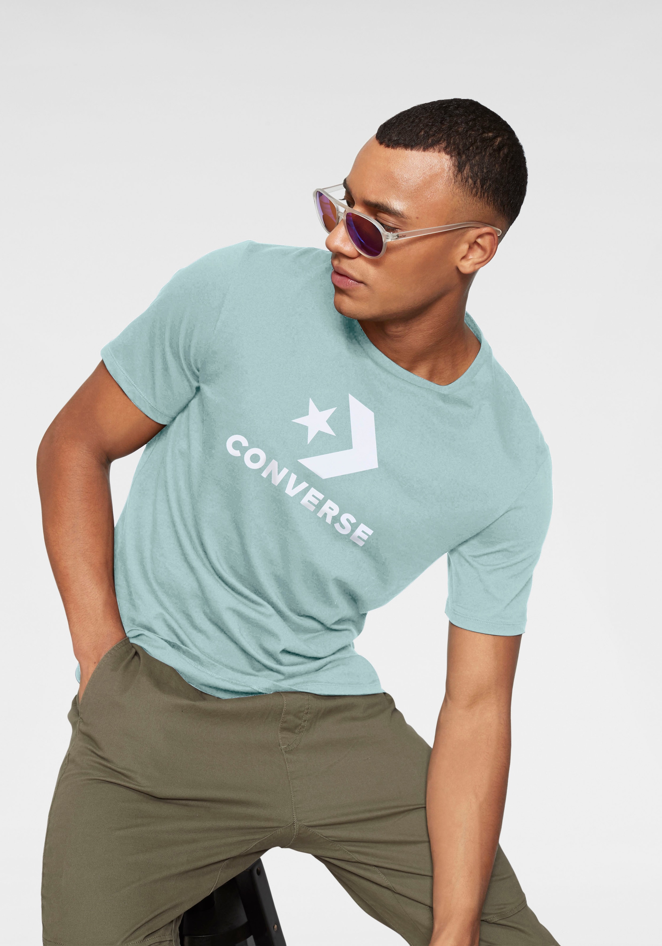 Image of Converse T-Shirt "Unisex GO-TO STAR CHEVRON LOGO STANDARD-FIT" Unisex